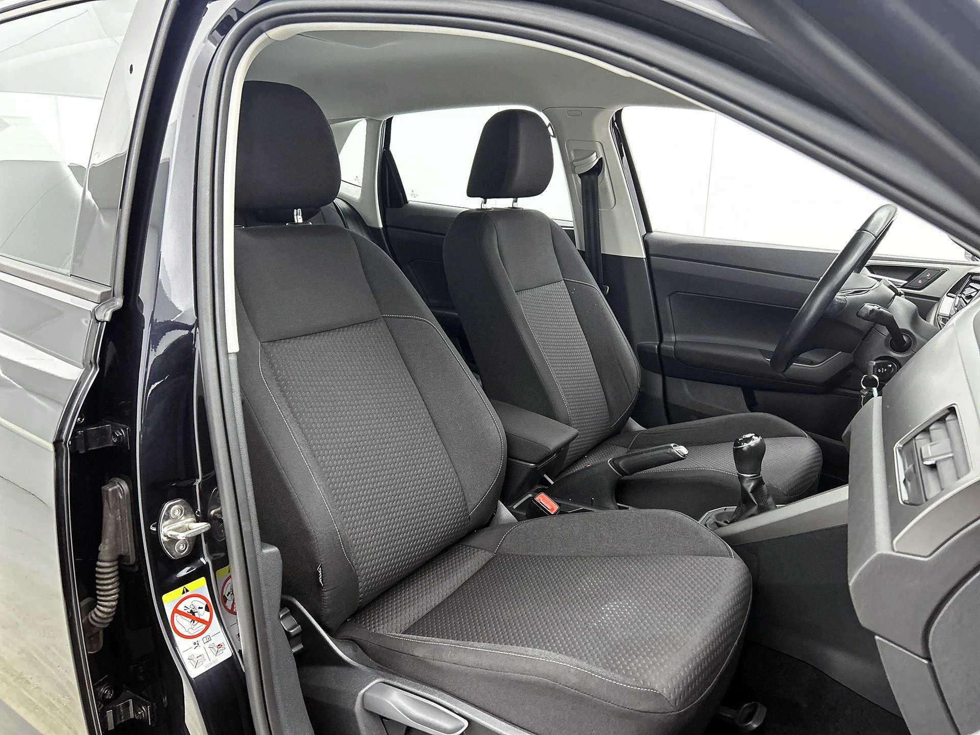 Volkswagen-Polo-image-34