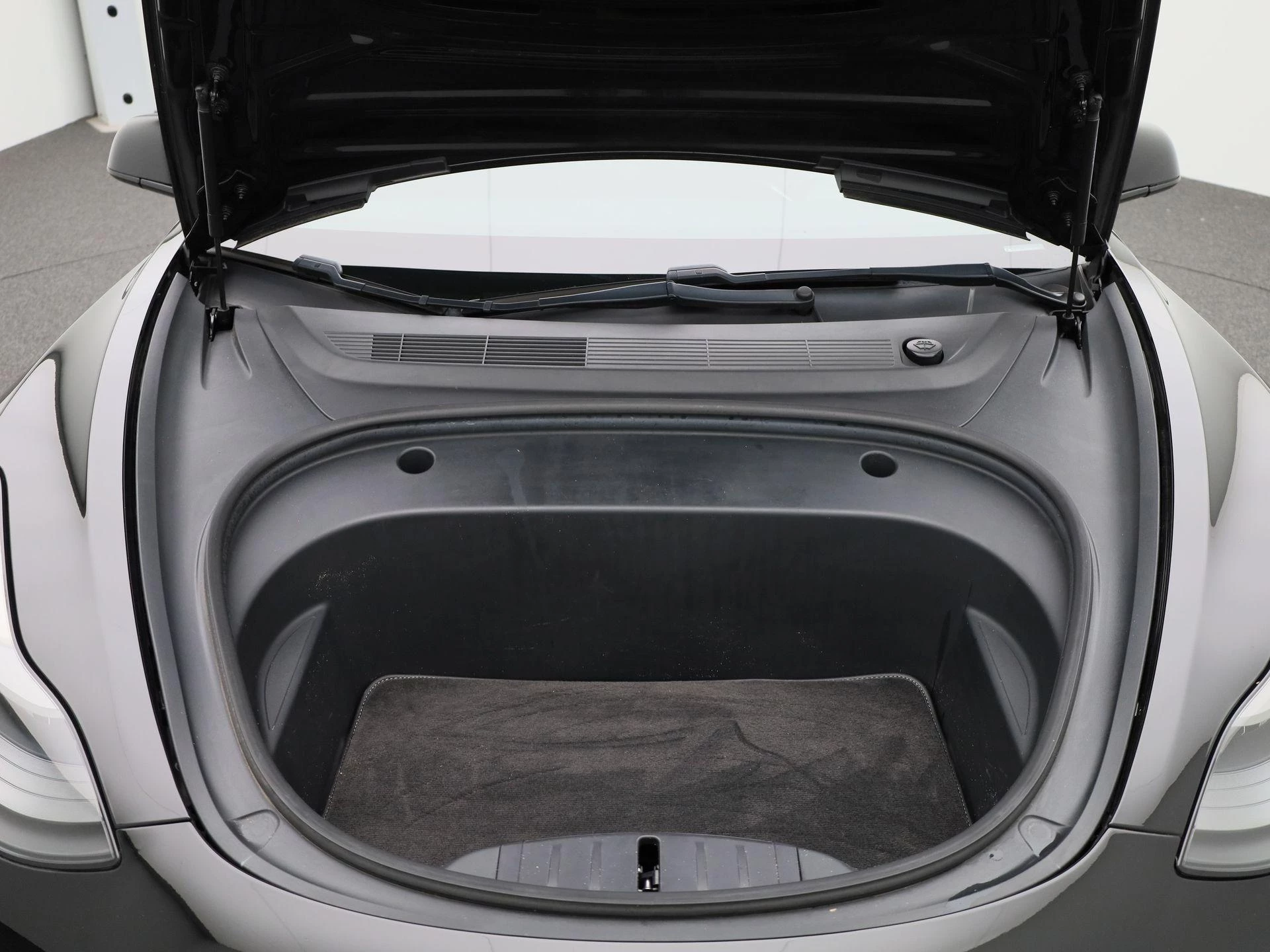 Tesla Model 3 Standard RWD Plus 60 kWh