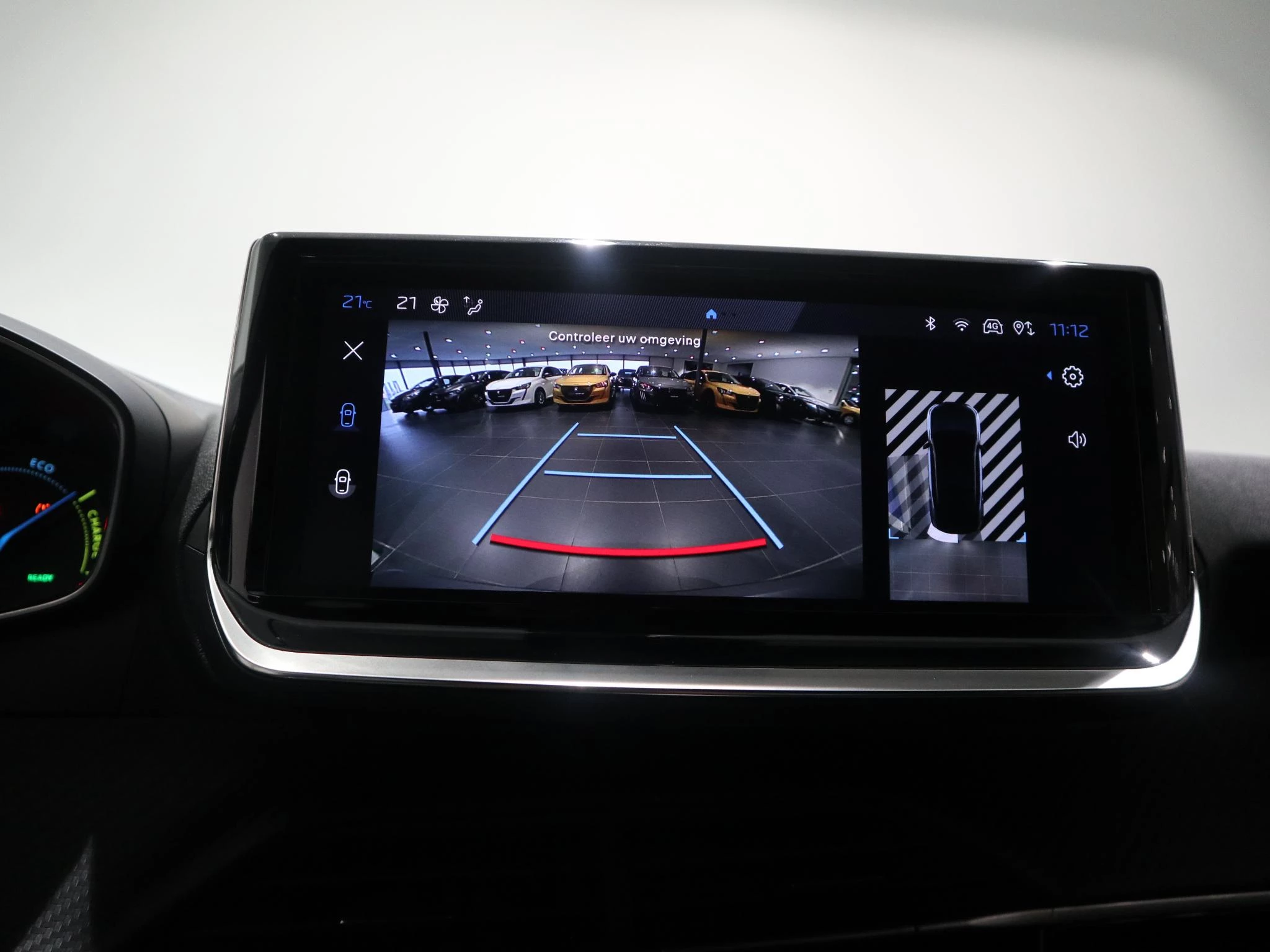 Peugeot-e-2008-image-19