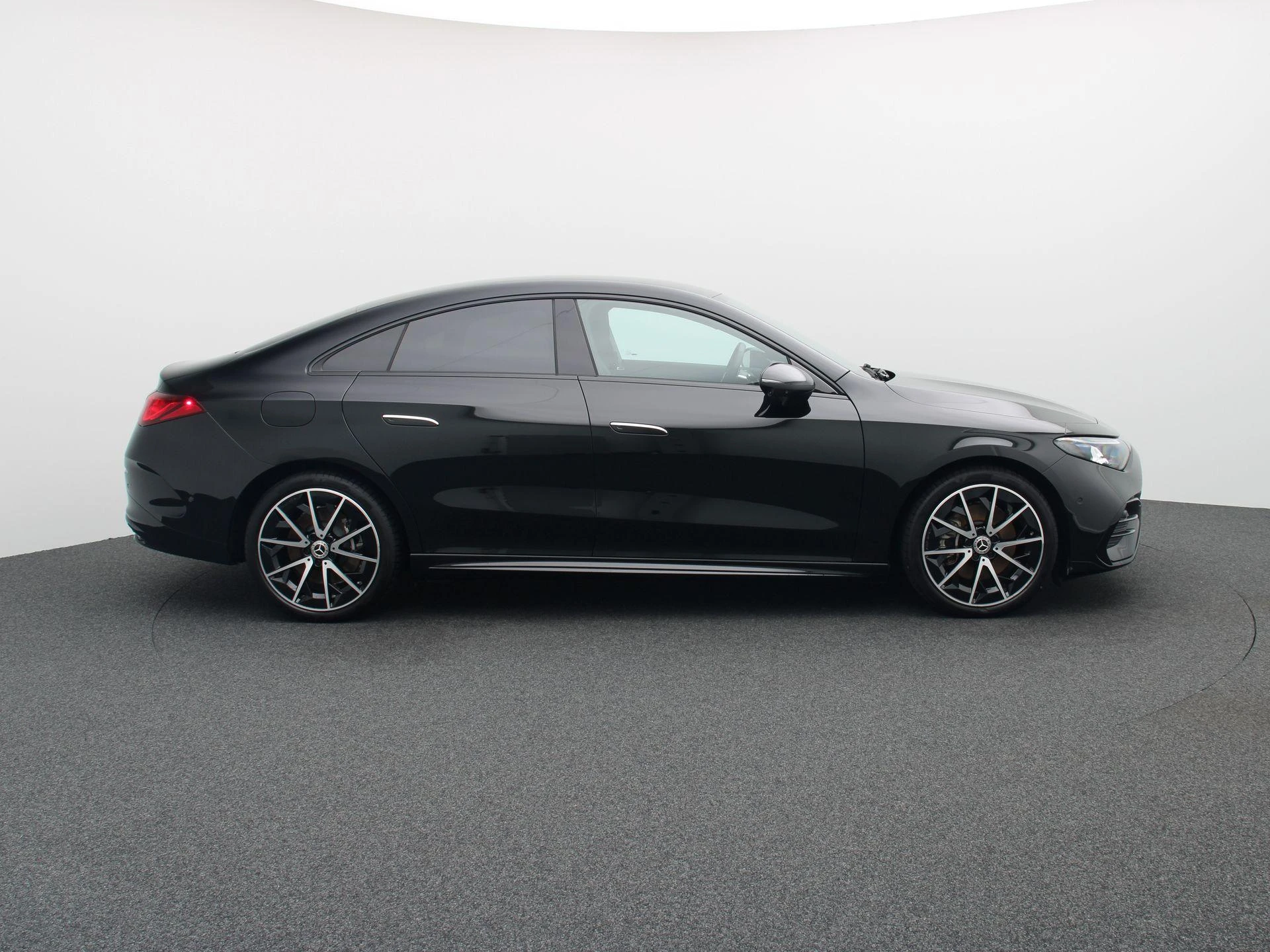 Mercedes-Benz-CLA-image-5