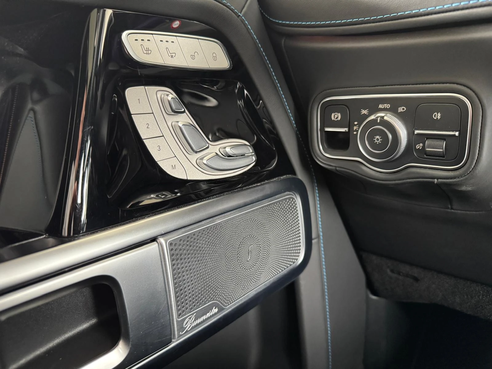 Mercedes-Benz-G-Klasse-image-12