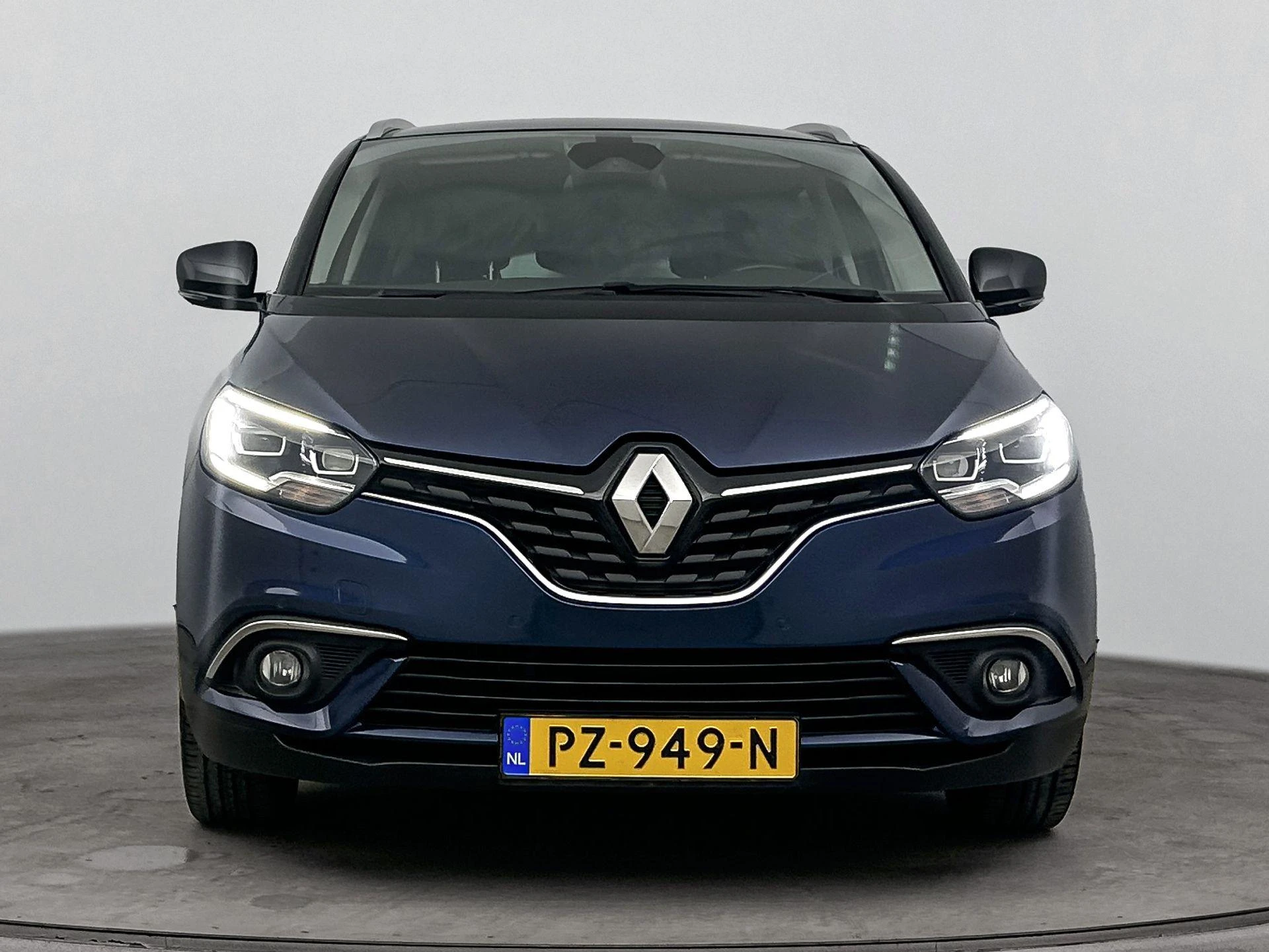 Renault-Grand Scénic-image-4