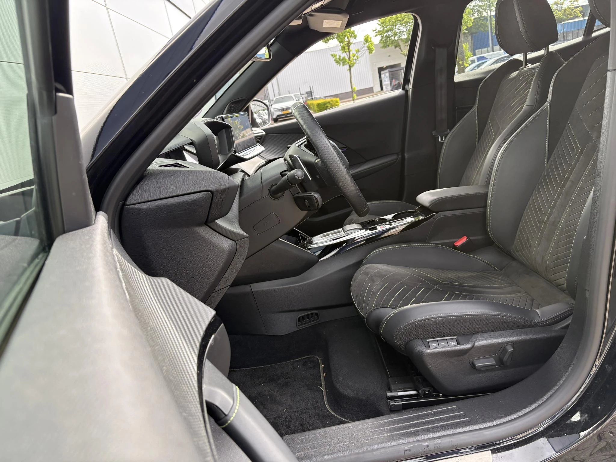 Peugeot 2008 1.2 Hybrid 136 GT