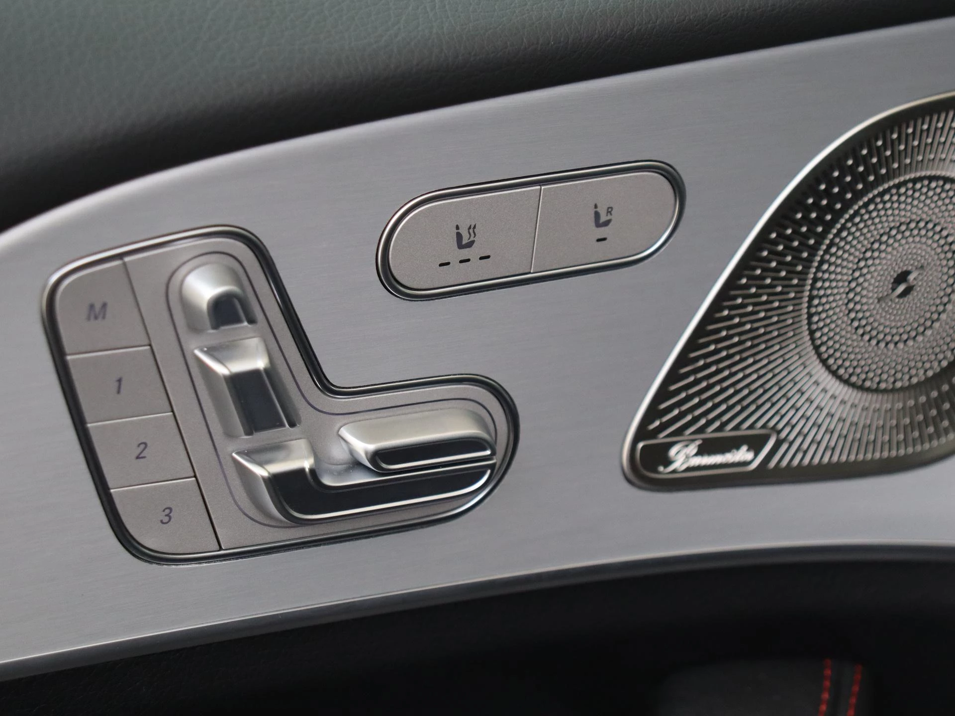 Mercedes-Benz-GLE-image-37