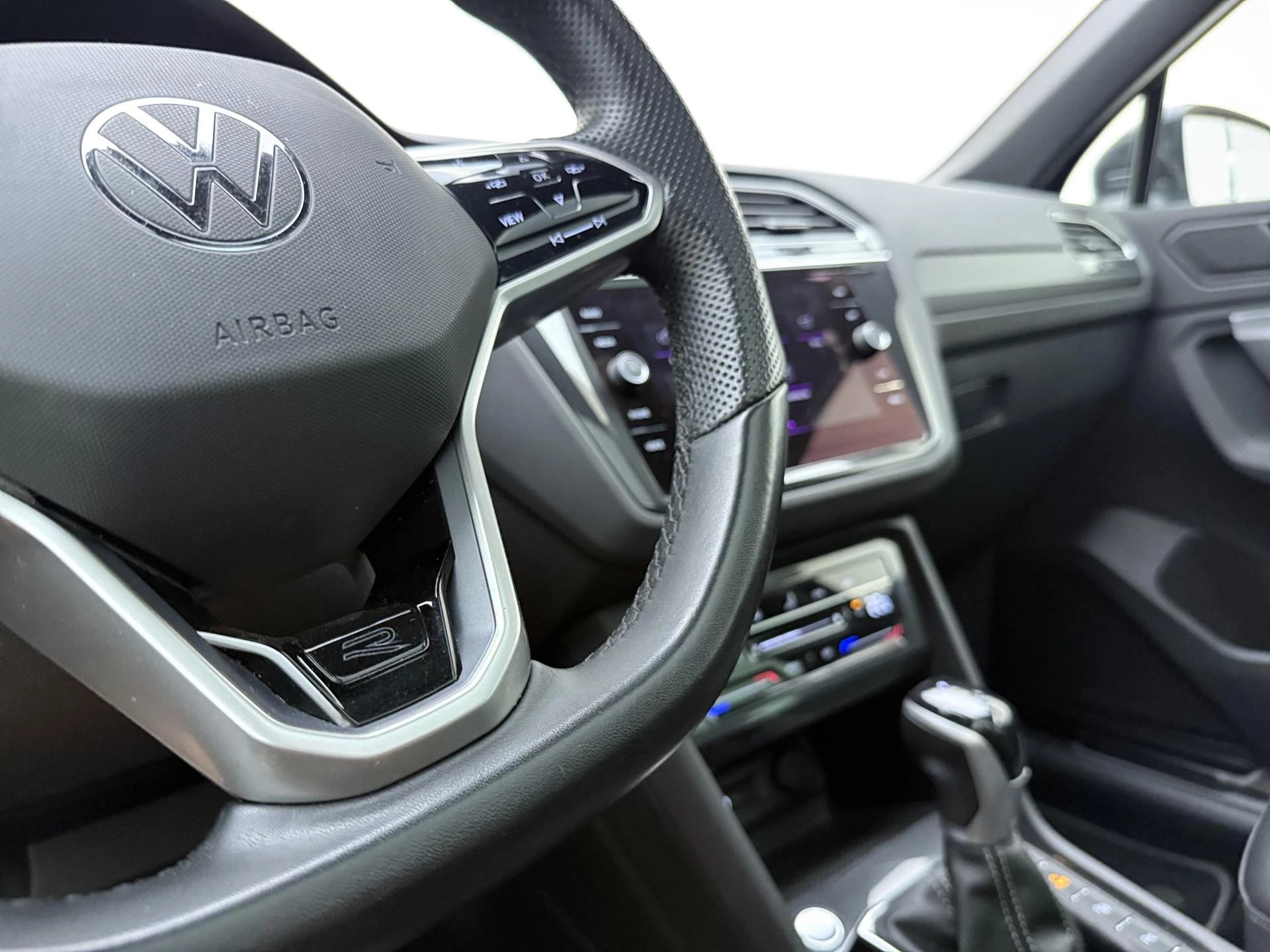 Volkswagen-Tiguan-image-29