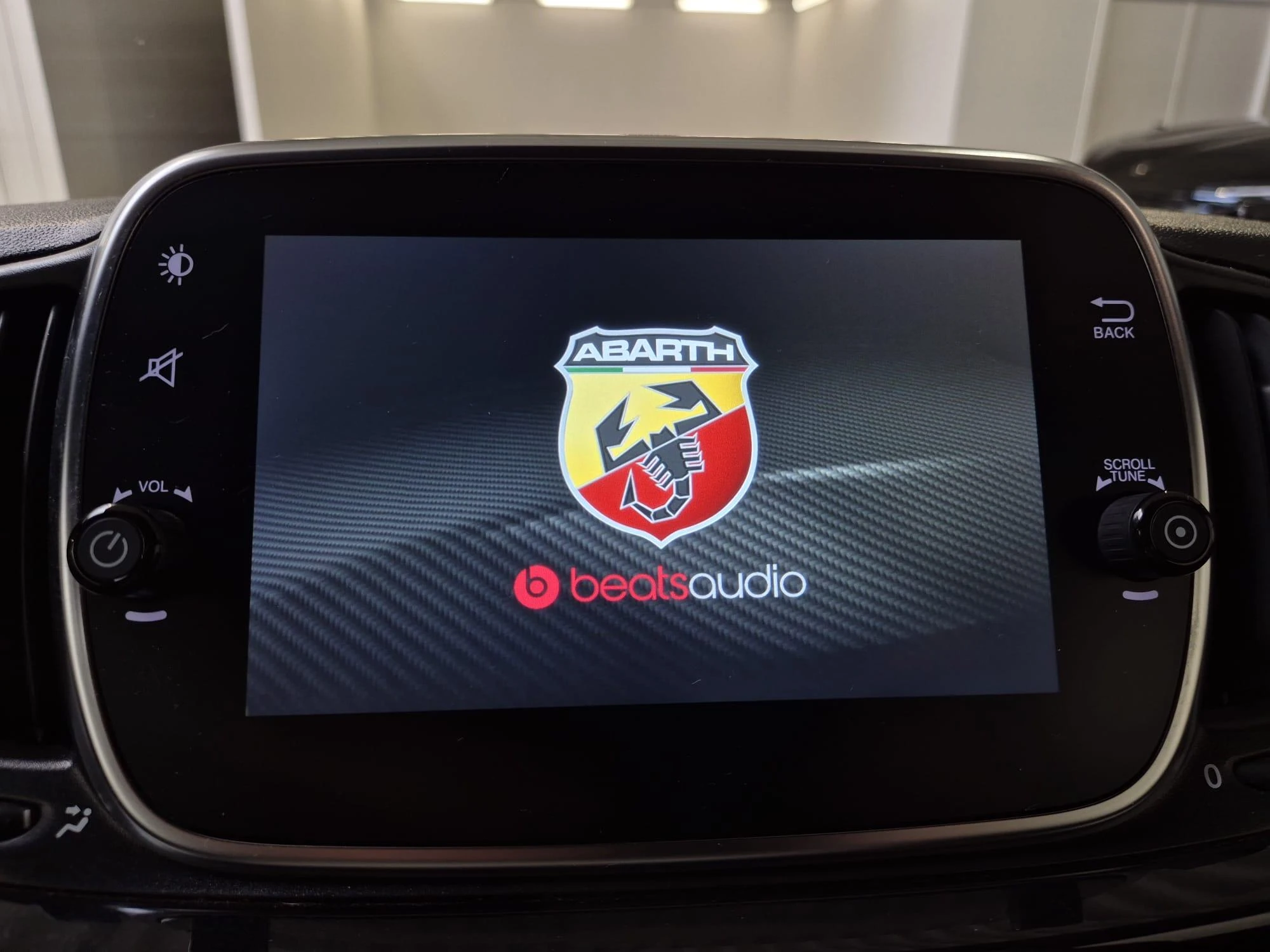 Abarth-595-image-13