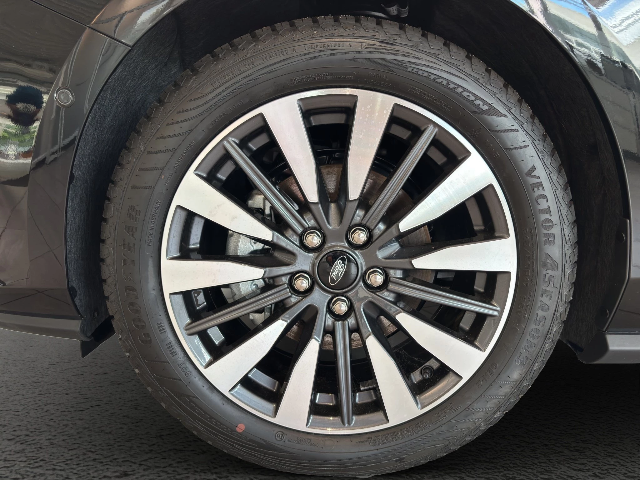 Ford Focus Titanium X Limousine Automatik & Panoramadach *HEZ Aktion*