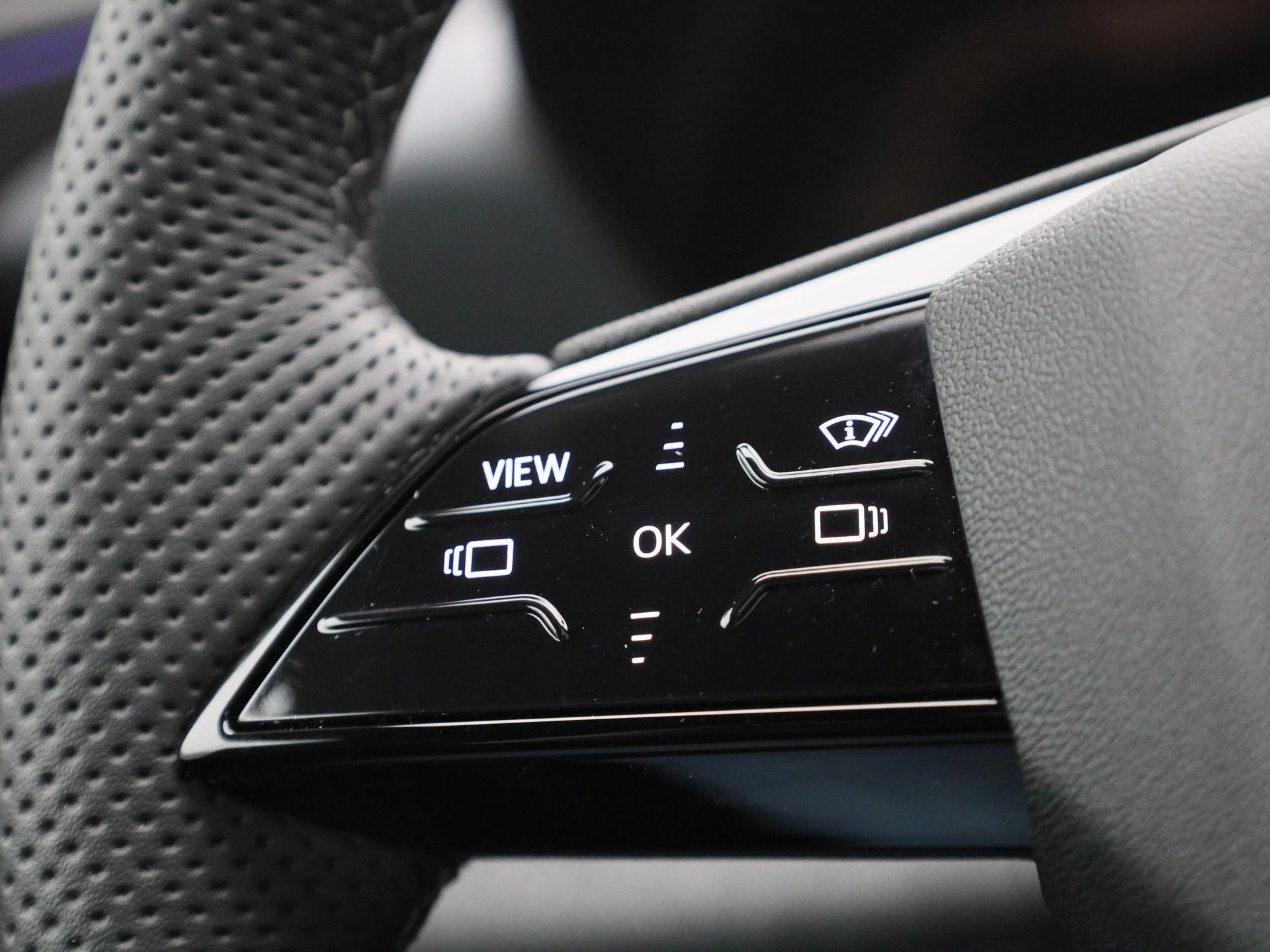 Audi-Q6 e-tron-image-17
