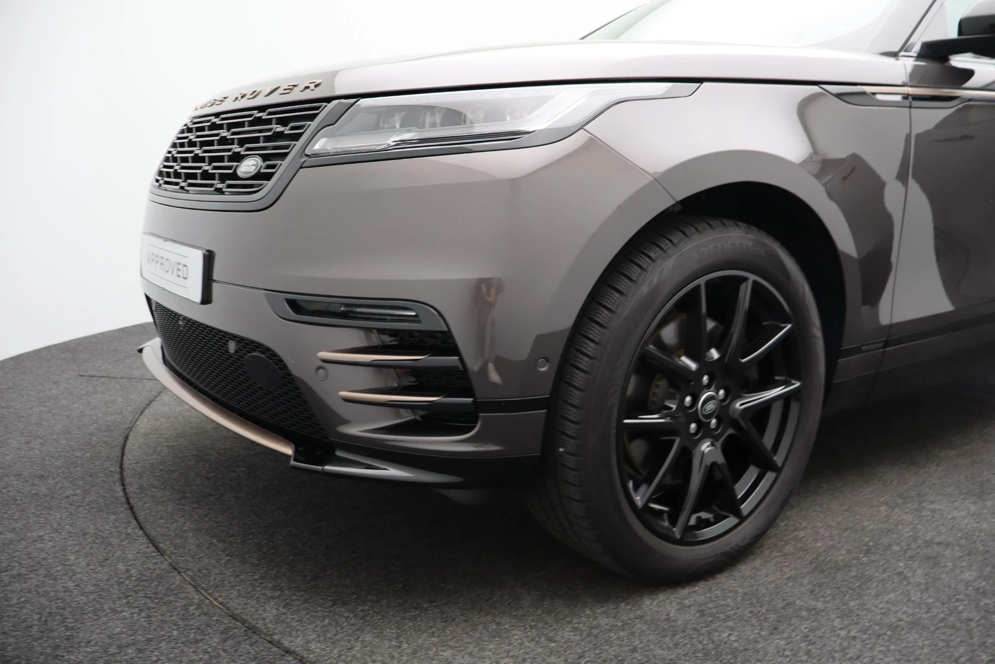Land Rover-Range Rover Velar-image-42