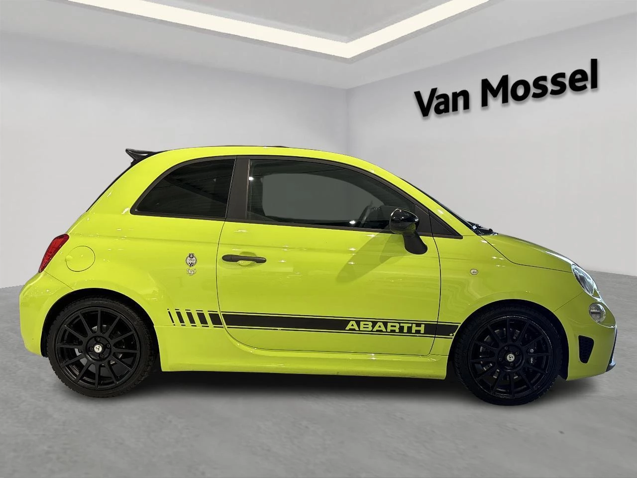 Abarth 500C 1.4 T-Jet 595 132kW Competizione