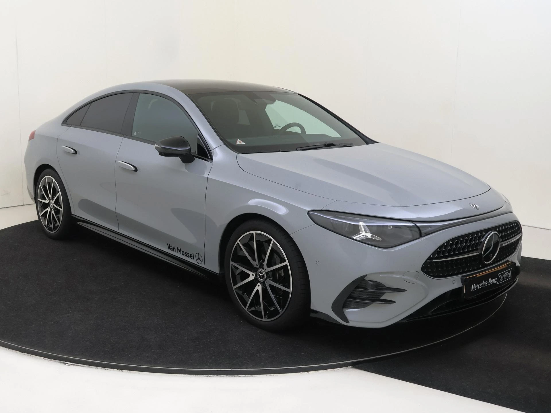 Mercedes-Benz-CLA-image-1