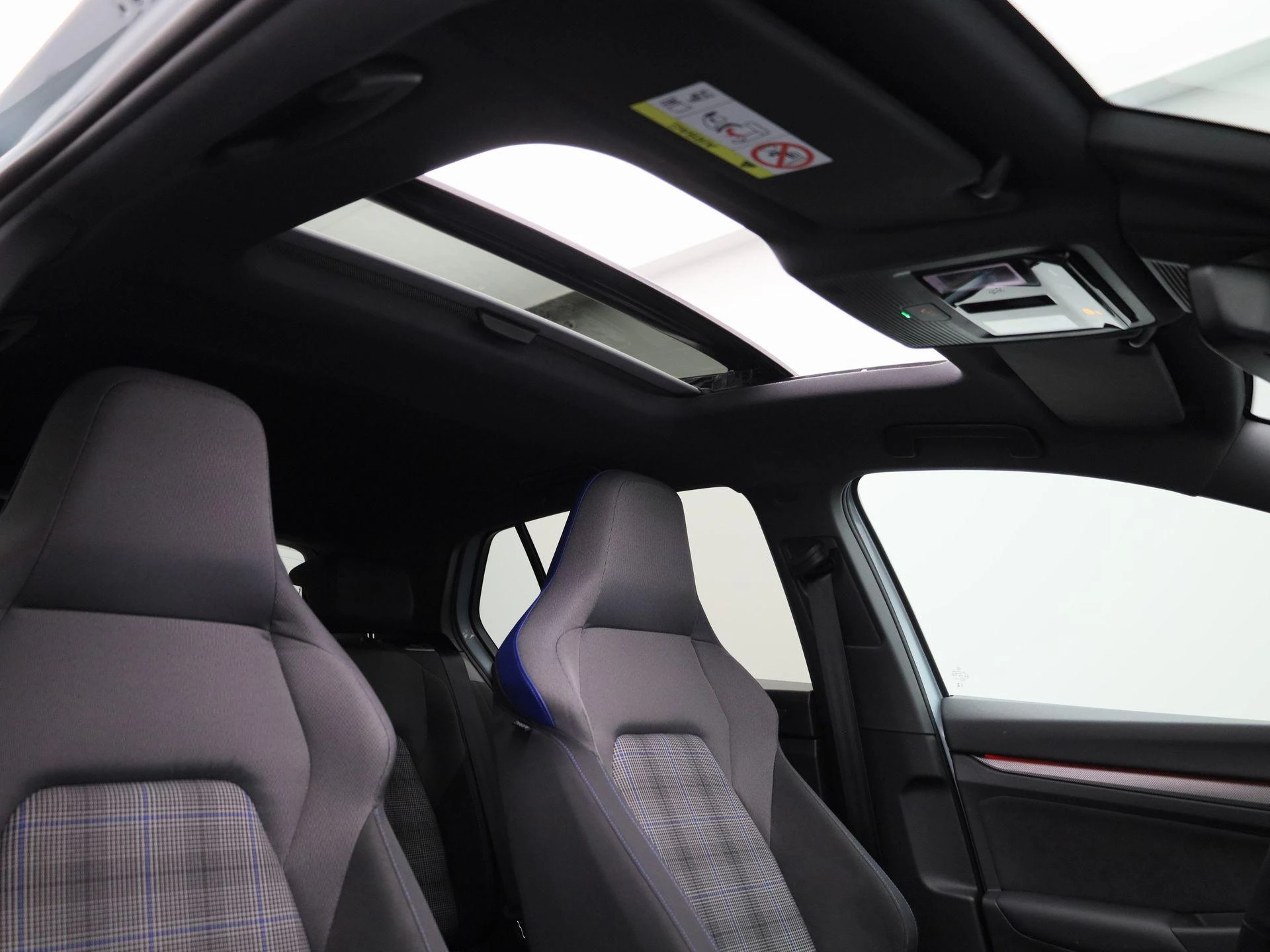 Volkswagen-Golf-image-44