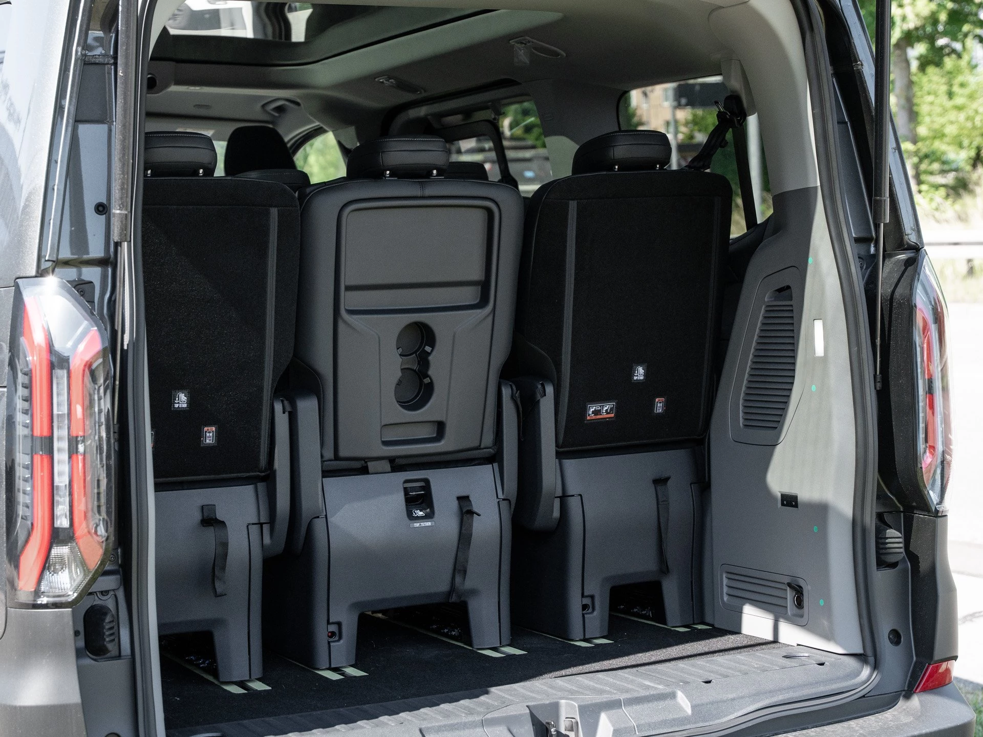 Ford Tourneo Custom Active 2.0 EcoBlue 125kW 320 L1 Auto Van. 5-türig