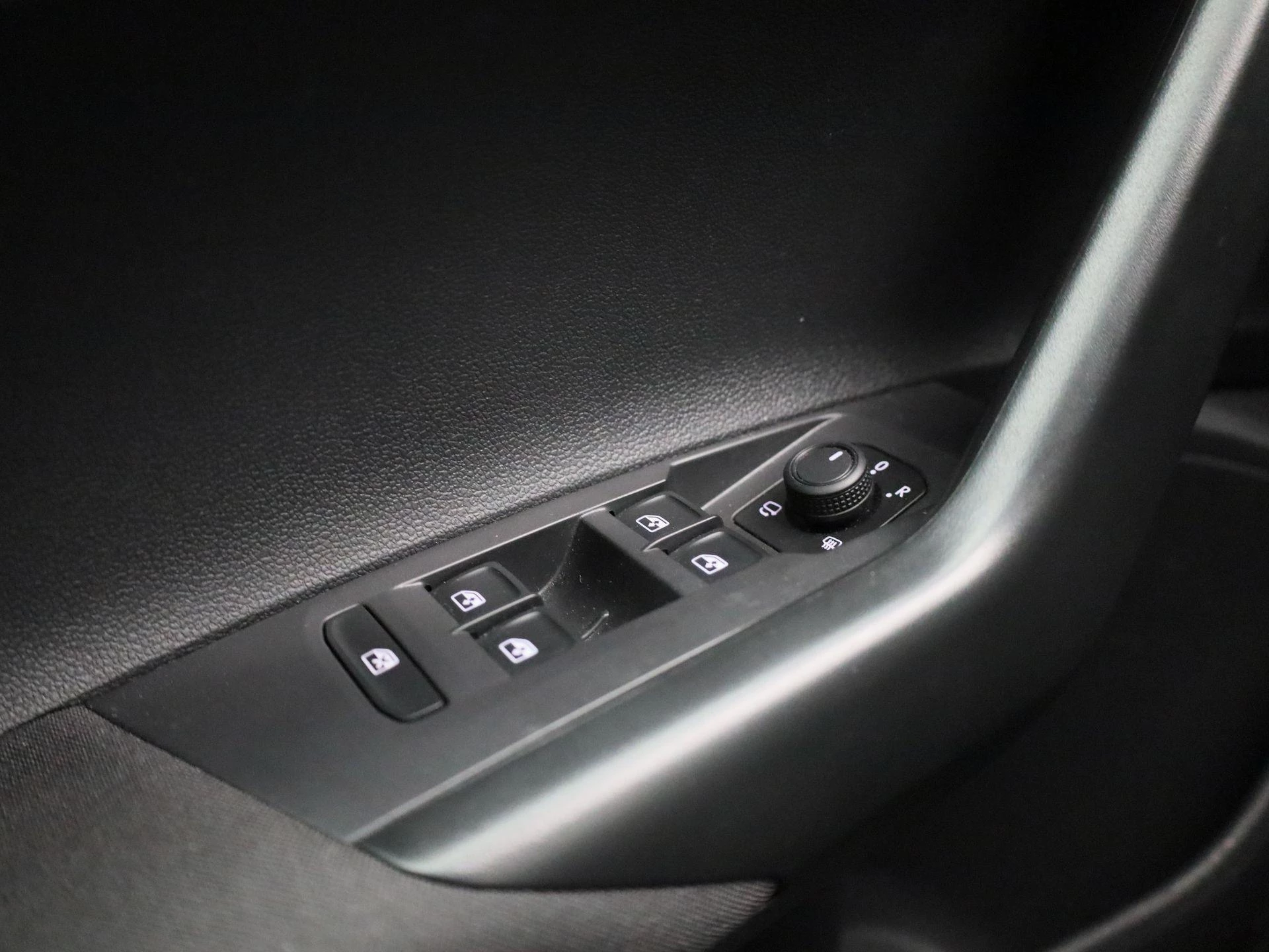 Volkswagen-Polo-image-23