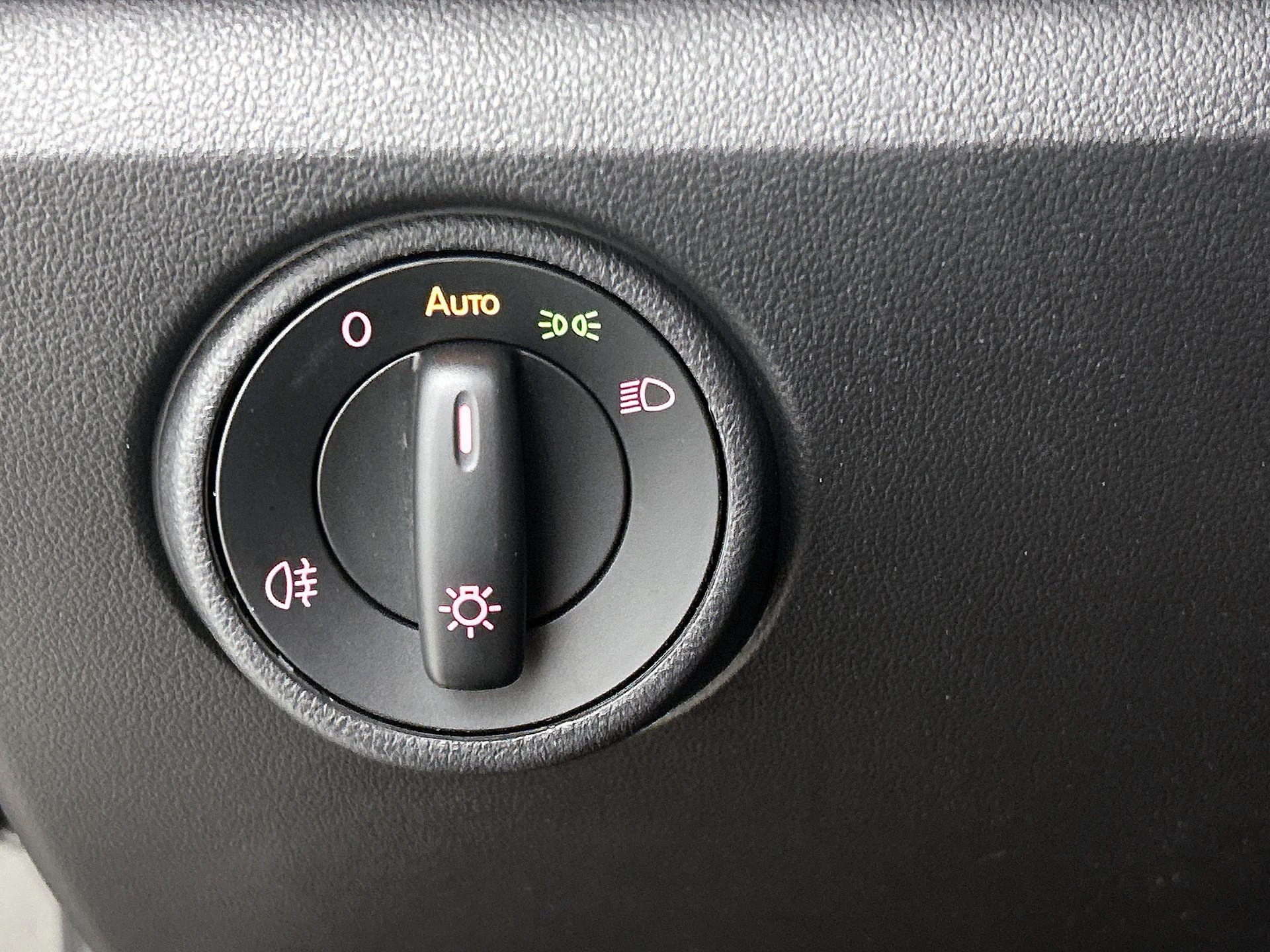 Volkswagen-up!-image-16