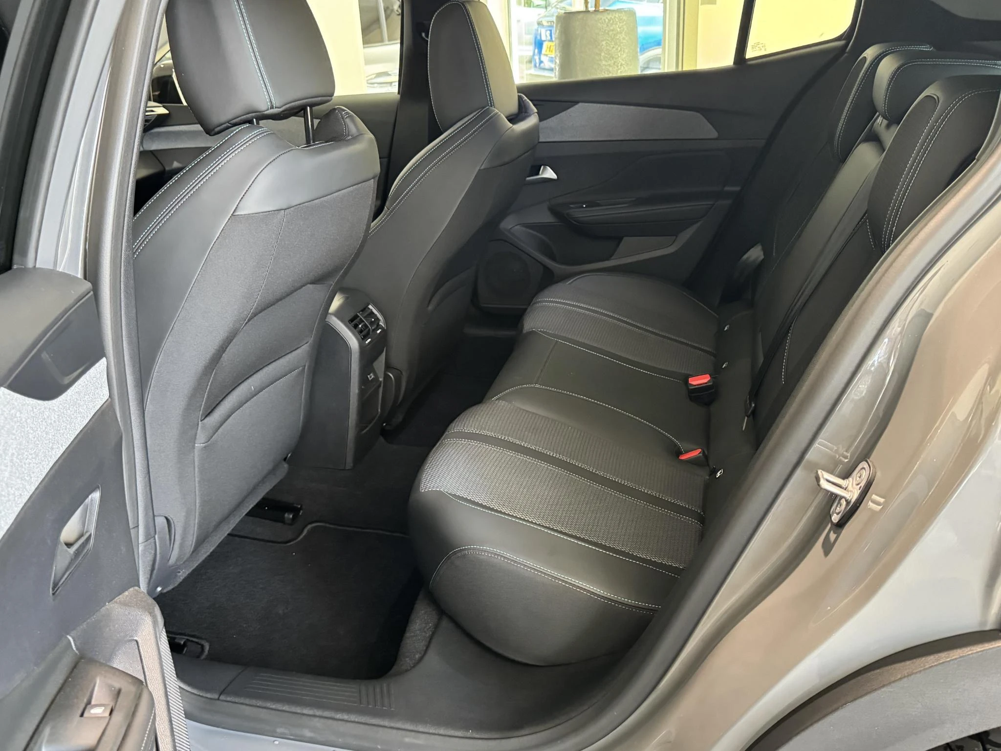 Peugeot-408-image-42