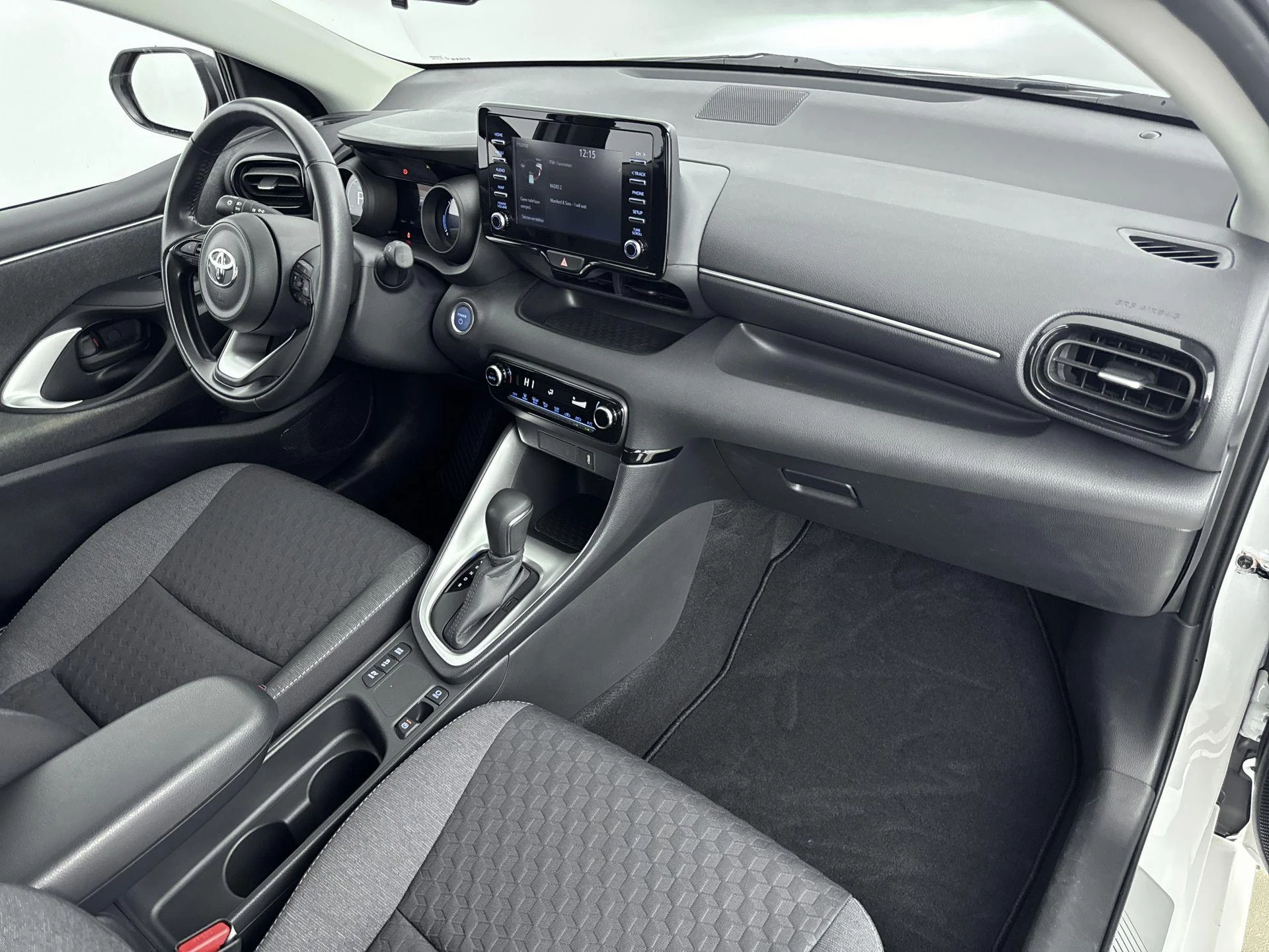 Toyota-Yaris-image-7