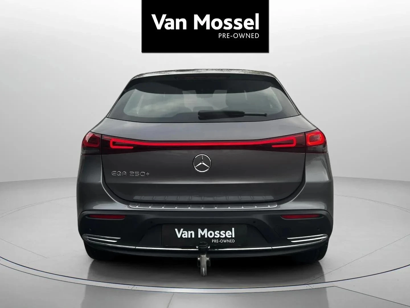 Mercedes-Benz-EQA-image-5