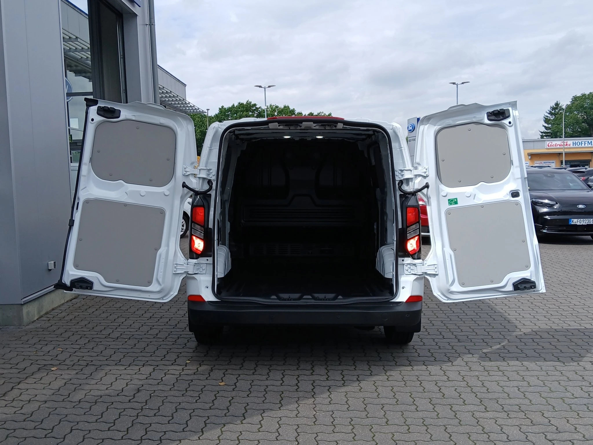 Ford-Transit Custom-image-18