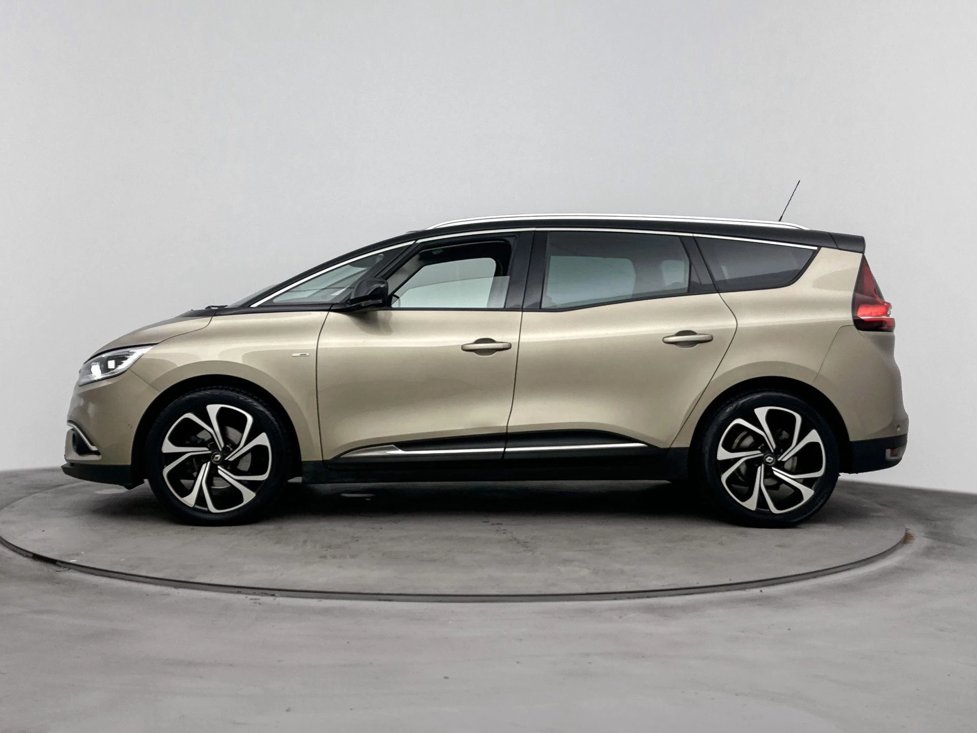 Renault Grand Scénic 1.3 TCe Bose 140Pk EDC