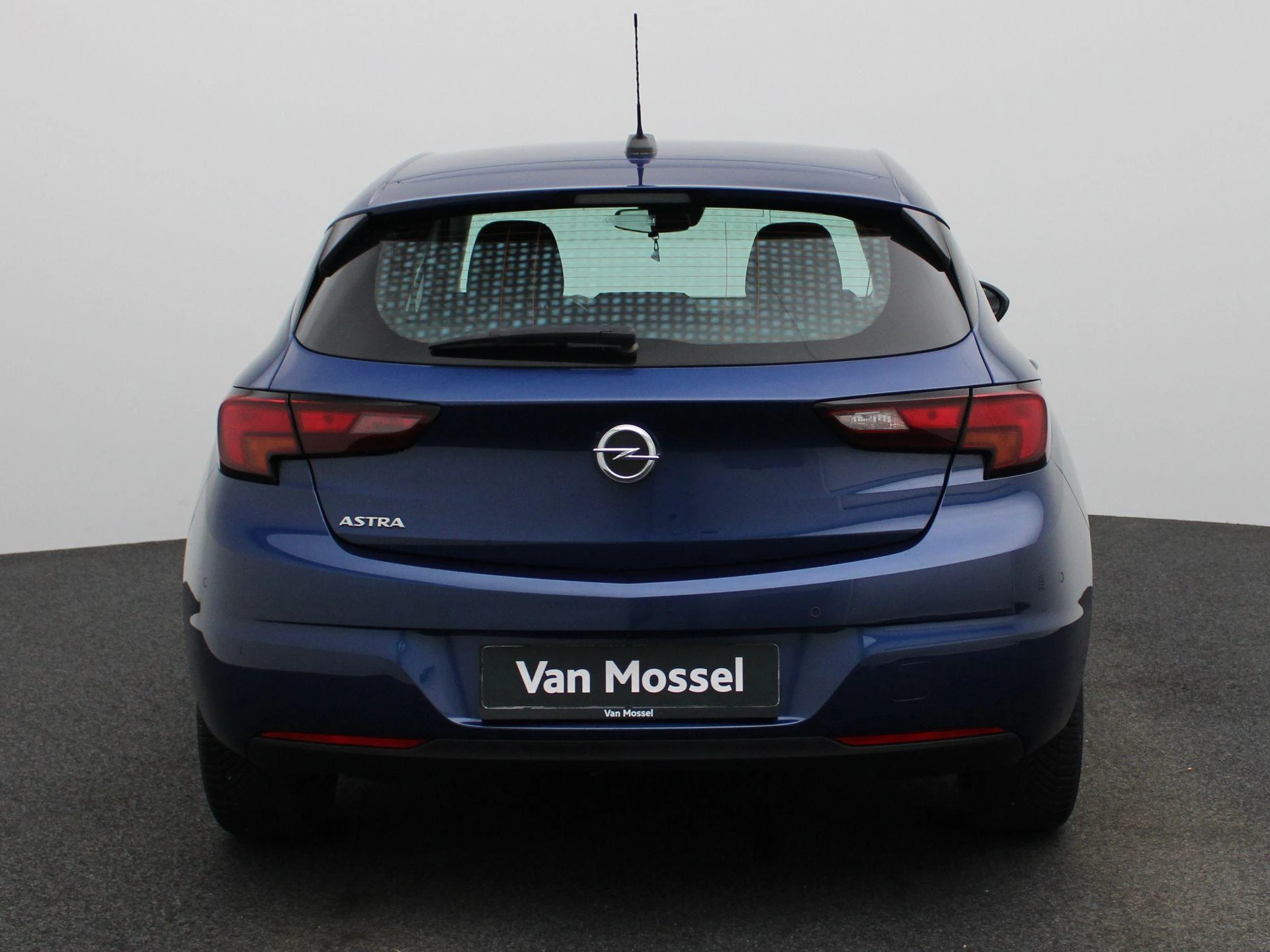Opel-Astra-image-4