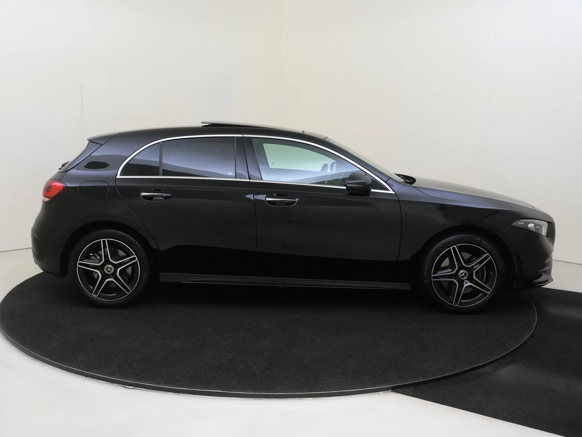 Mercedes-Benz A-Klasse 250 e AMG Line
