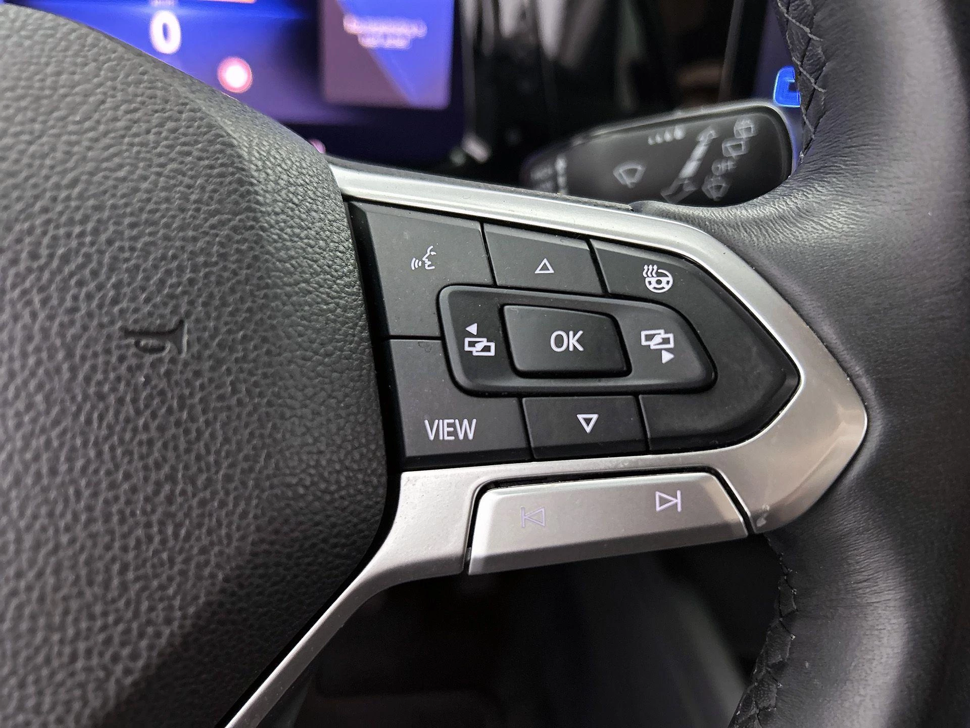 Volkswagen-Golf-image-6