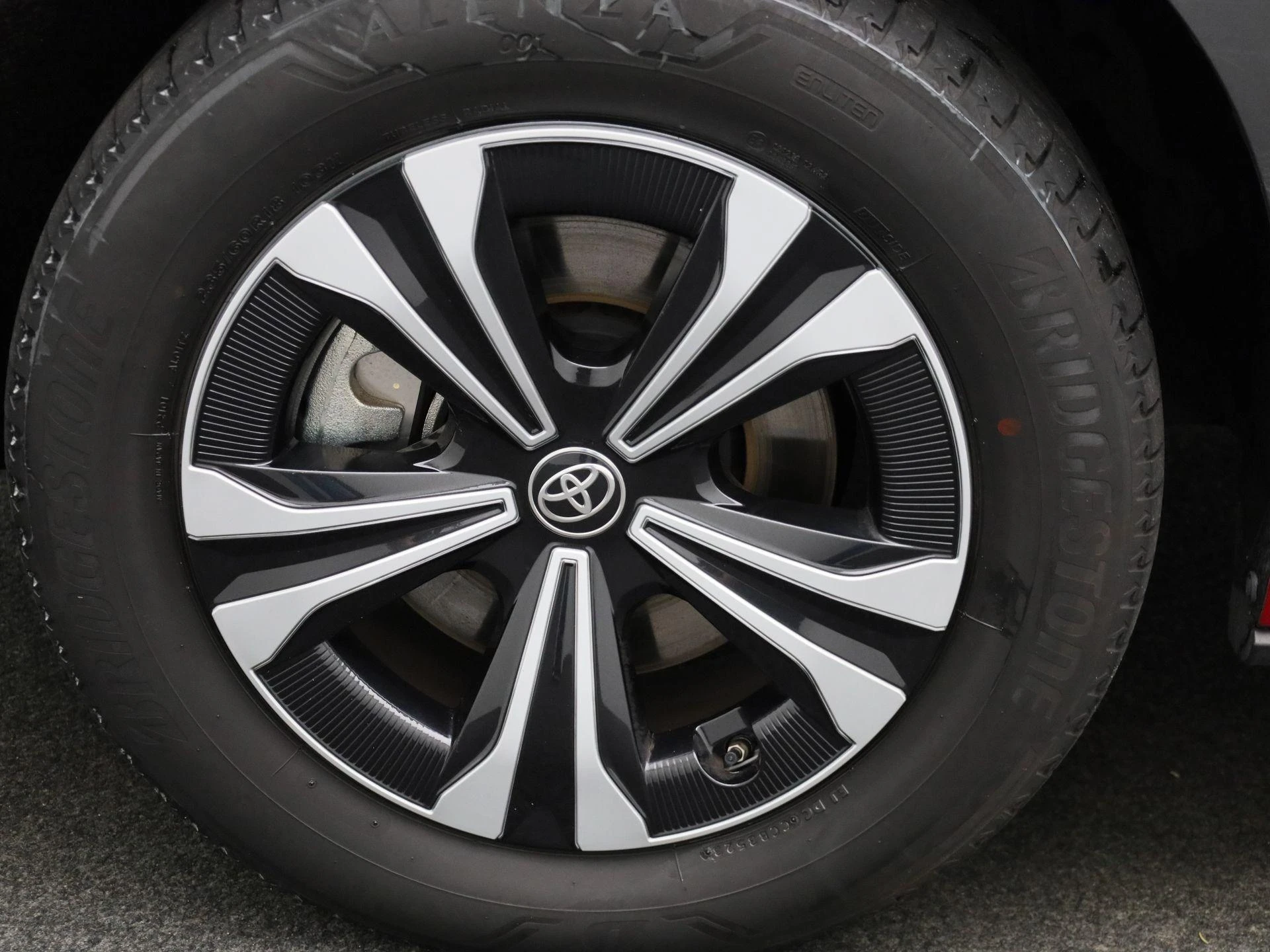 Toyota-bZ4X-image-13