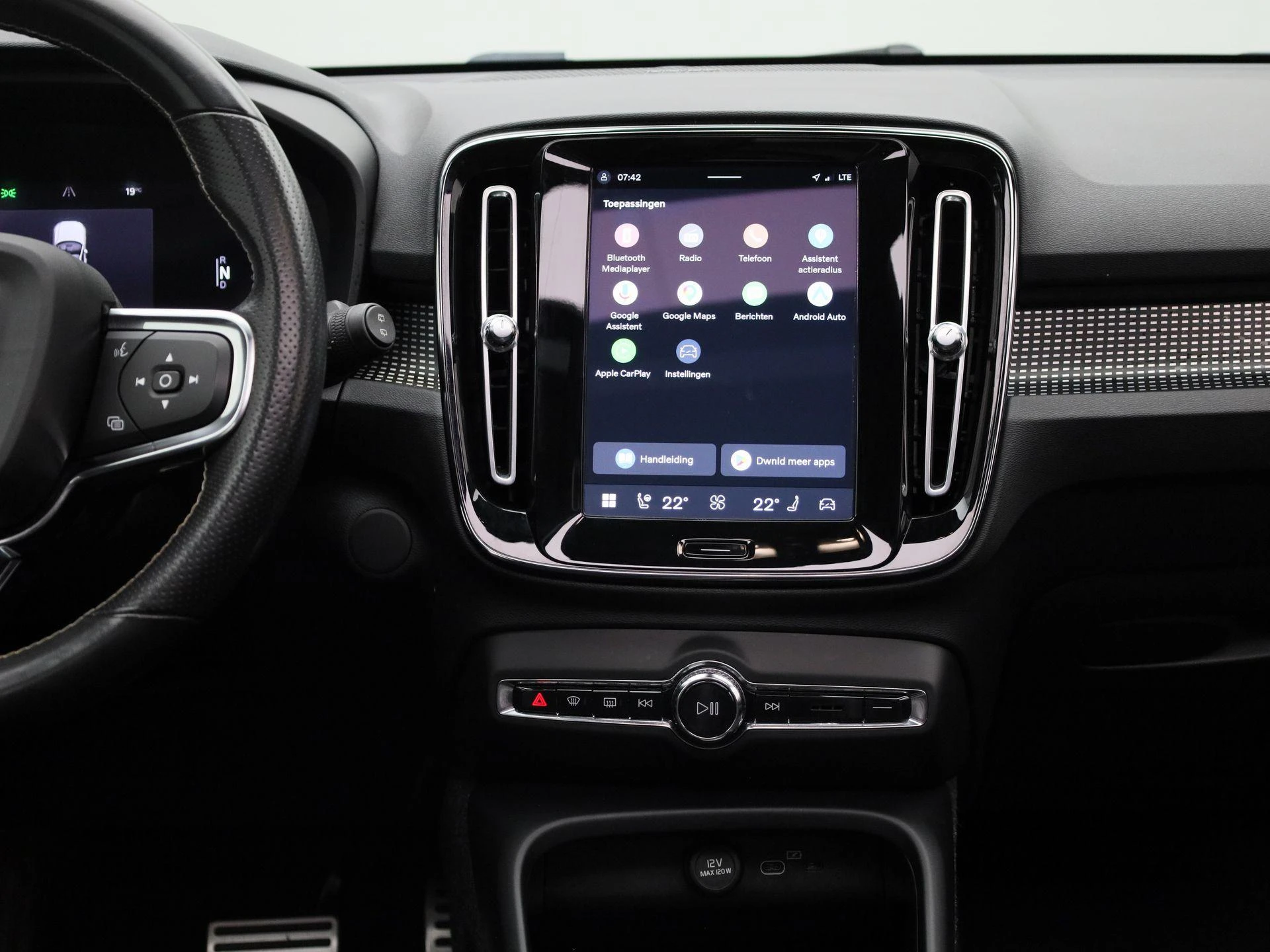 Volvo-XC40-image-8