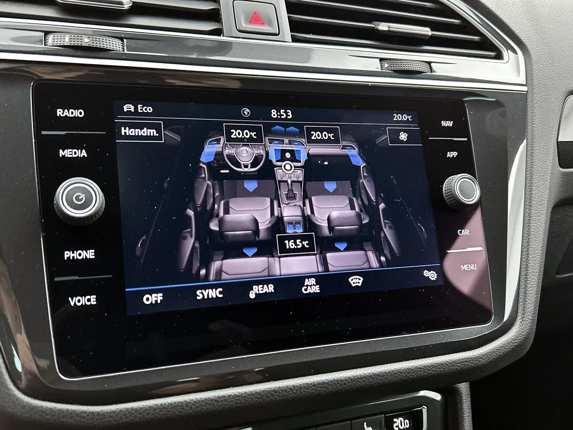 Volkswagen-Tiguan-image-23