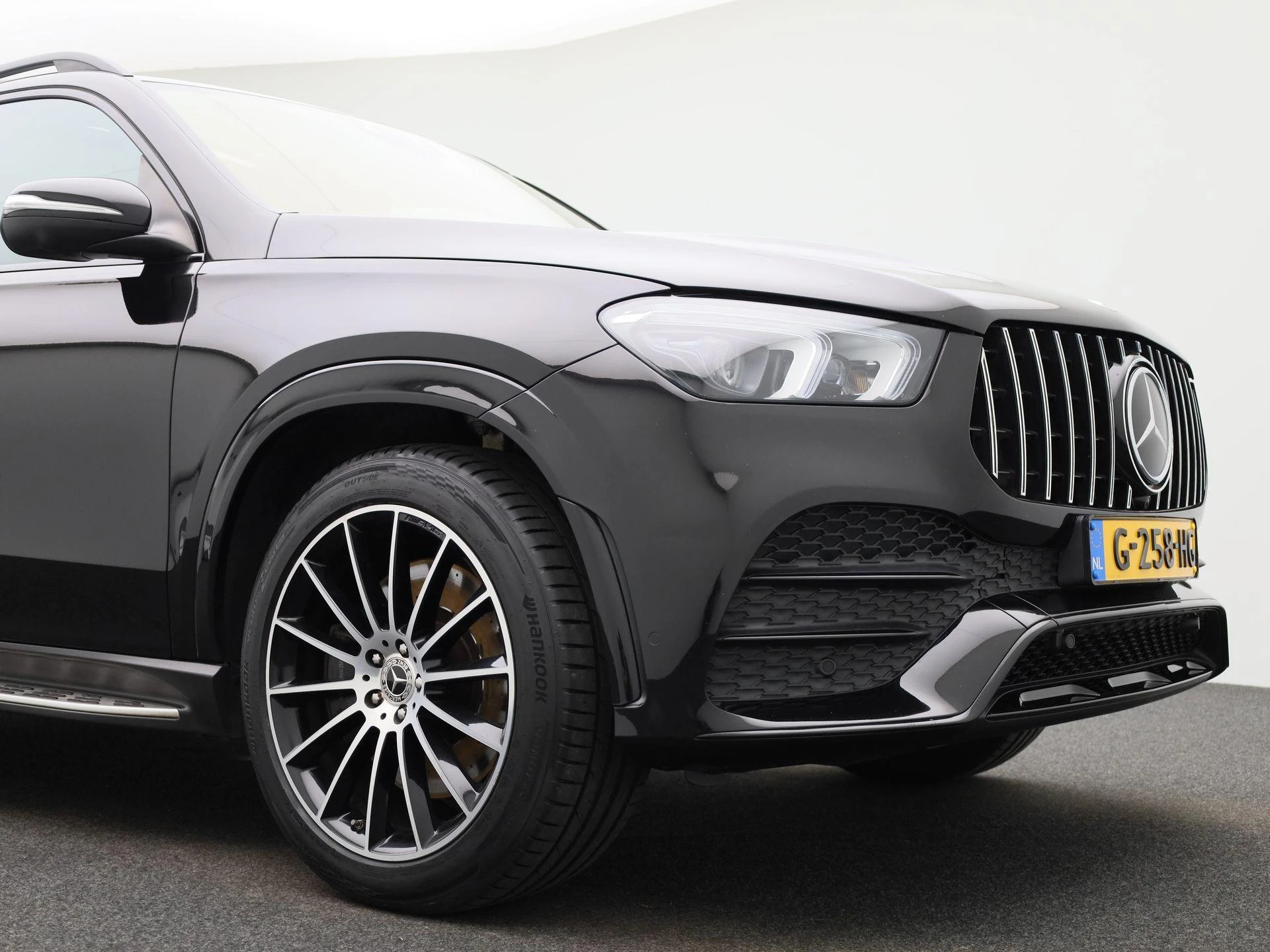 Mercedes-Benz-GLE-image-64