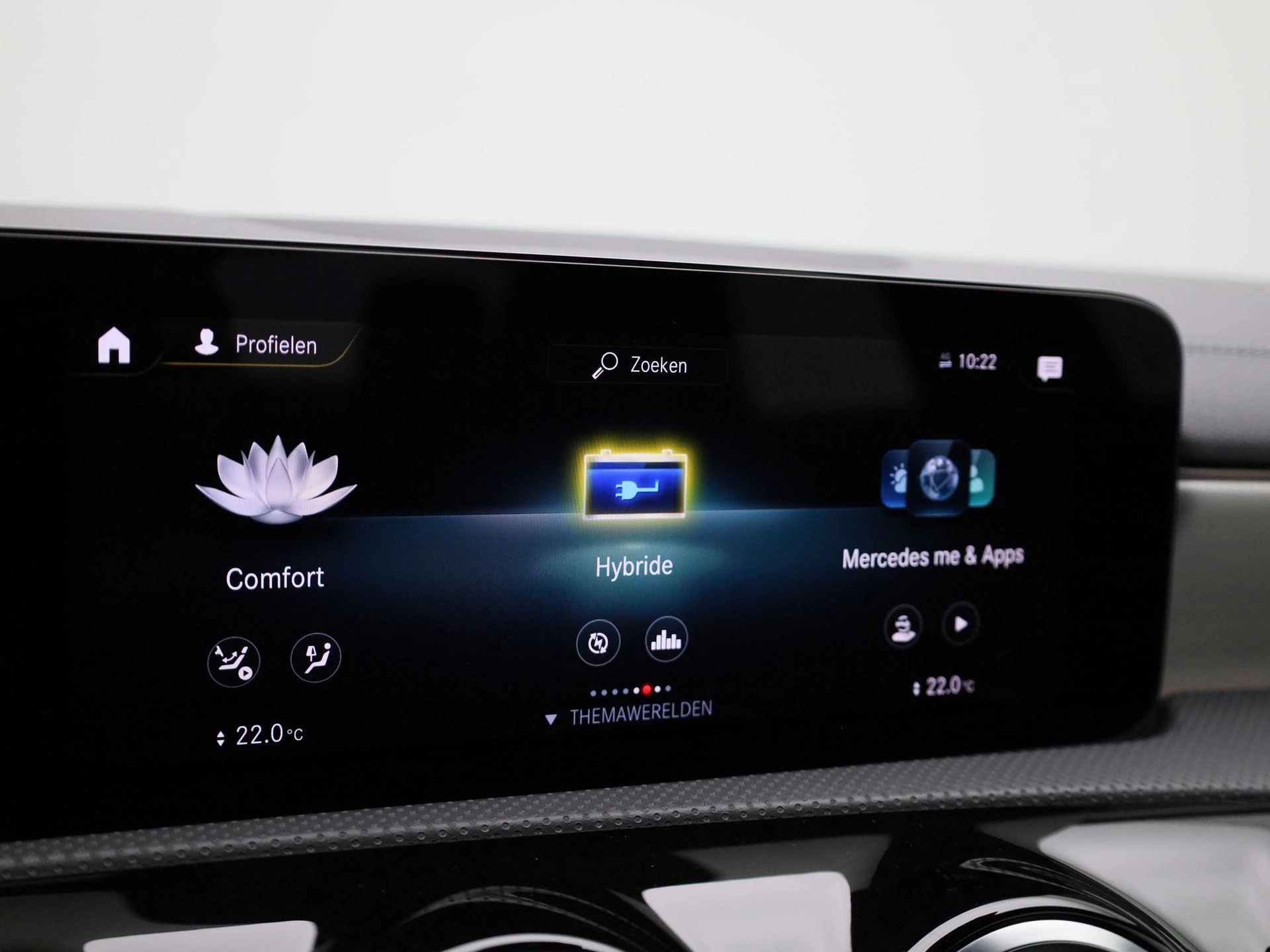 Mercedes-Benz-CLA-image-17