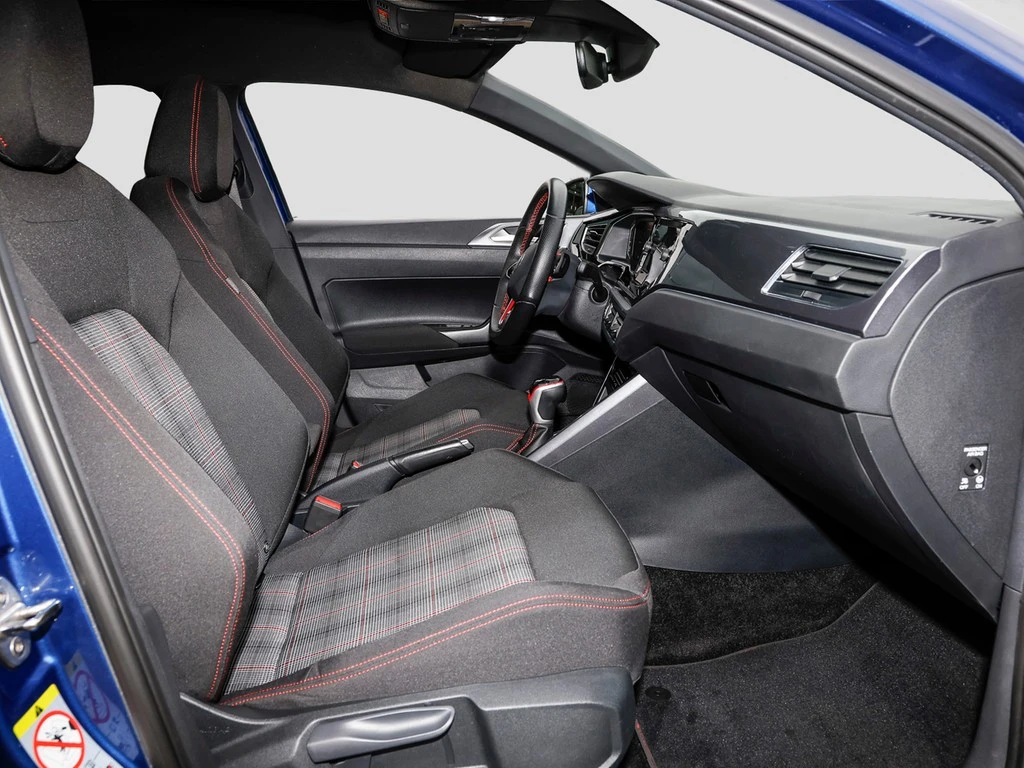 Volkswagen-Polo-image-6