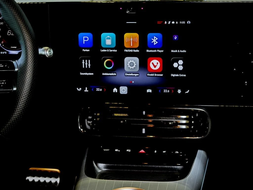Mercedes-Benz-CLA 250+-image-11