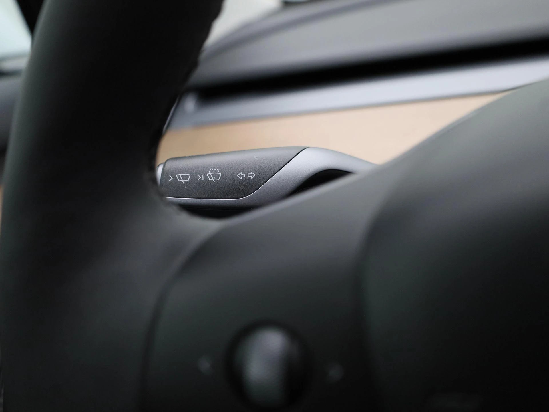 Tesla-Model 3-image-24