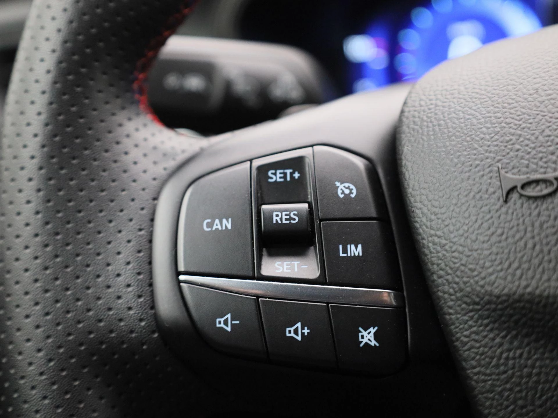 Ford Focus Wagon 1.0 EcoBoost Hybrid ST Line X
