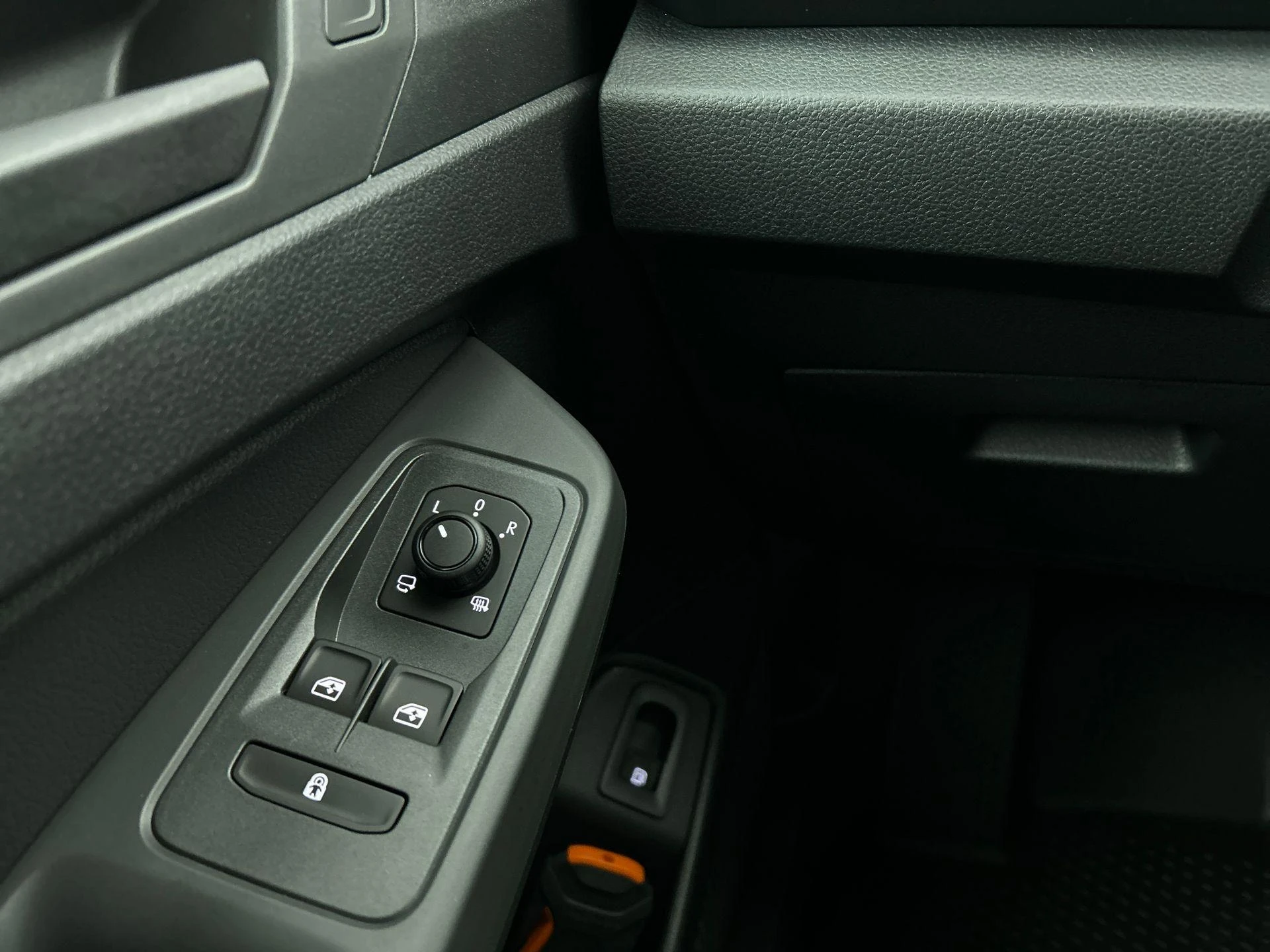 Volkswagen-Caddy-image-38