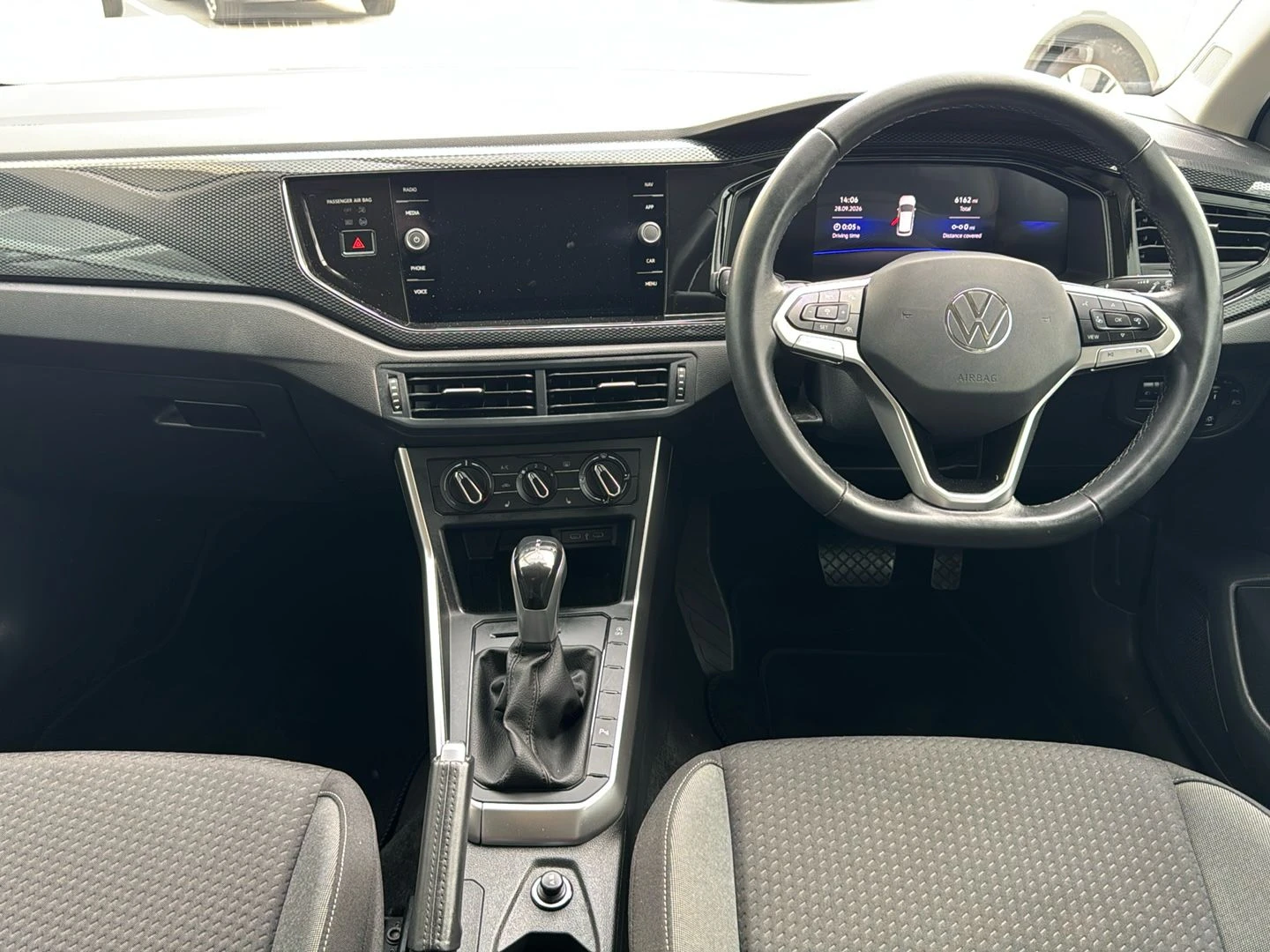 Volkswagen-Polo-image-3