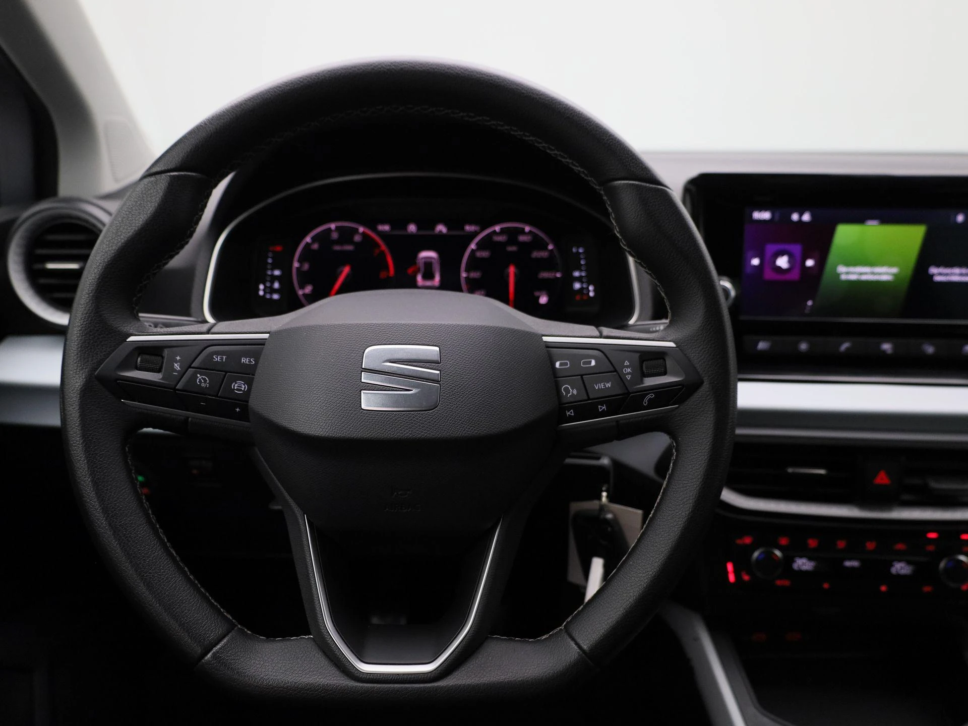 SEAT-Arona-image-6