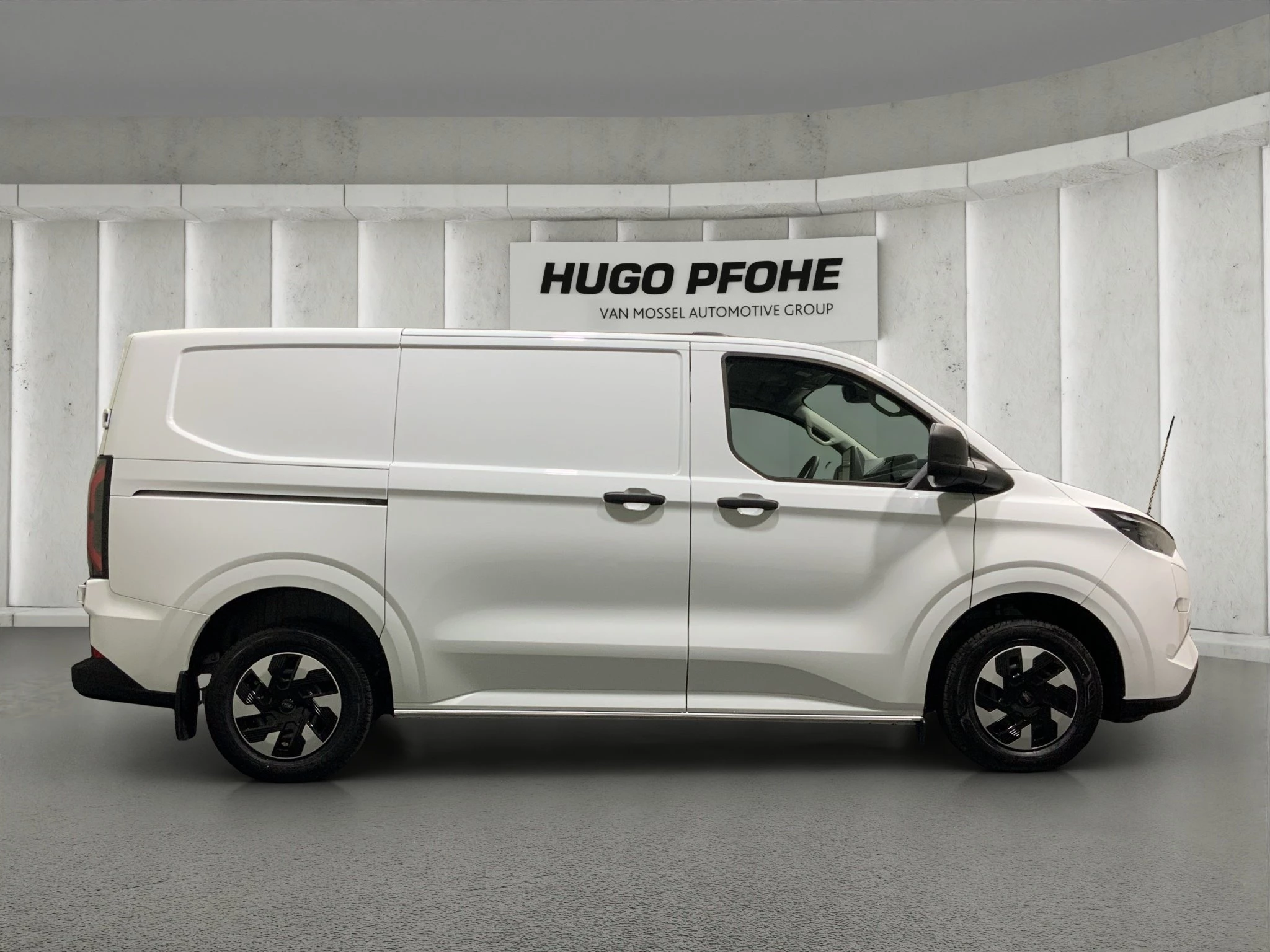 Ford-Transit Custom-image-5