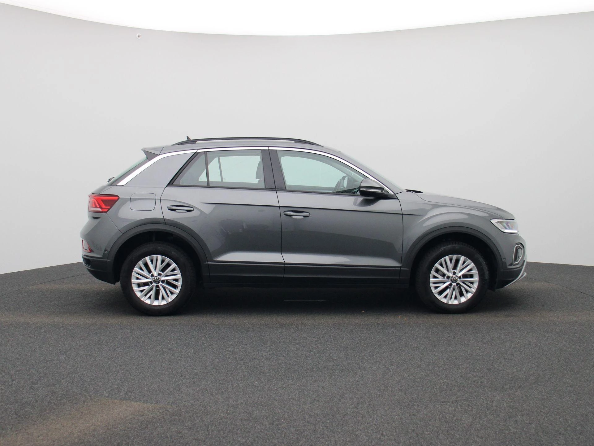 Volkswagen-T-Roc-image-5