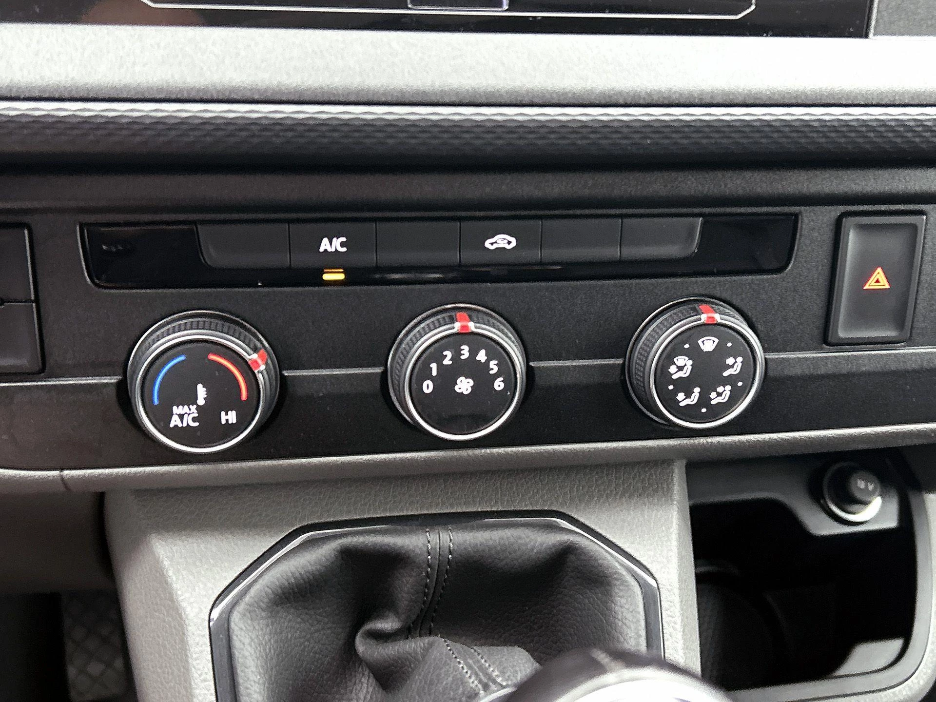 Volkswagen Transporter 2.0 TDI L1H1 90PK
