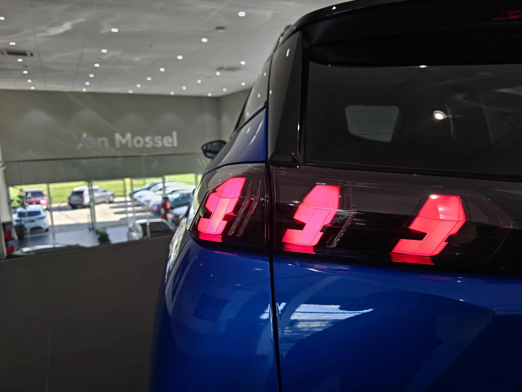 Peugeot-e-2008-image-26