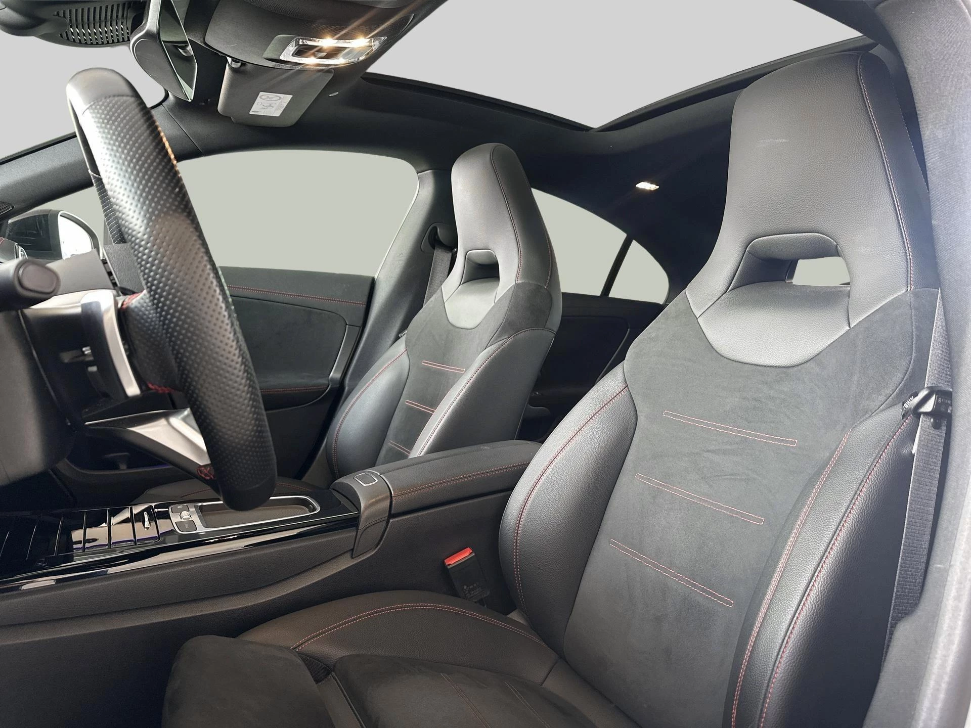Mercedes-Benz CLA 200 Star Edition + AMG + PANORAMISCH DAK + TREKHAAK + KEY LESS +