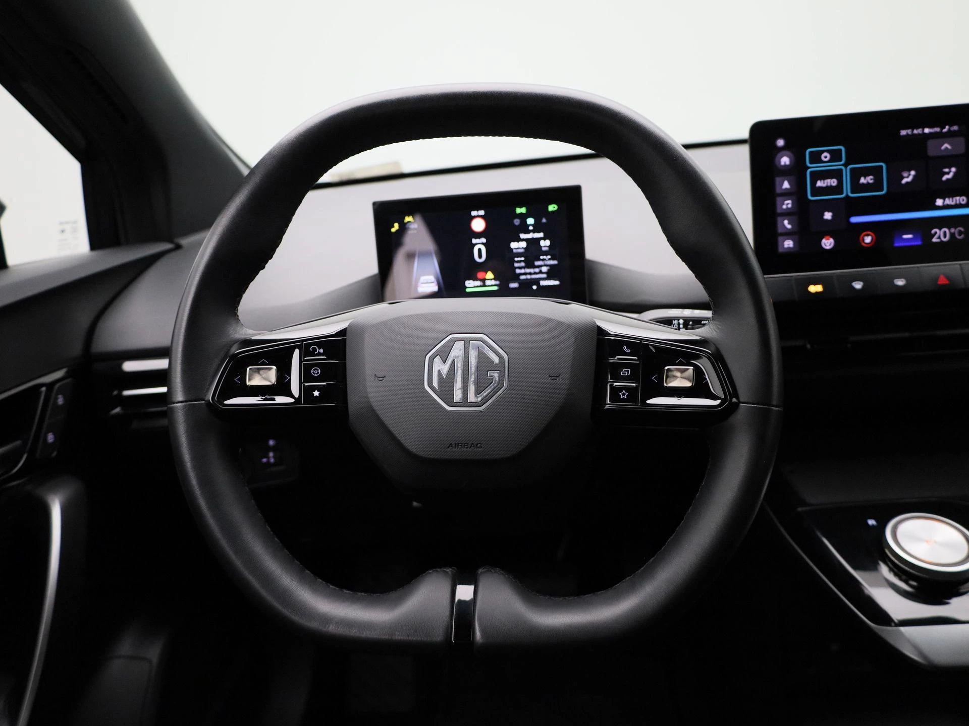 MG MG4 64 kWh Luxury