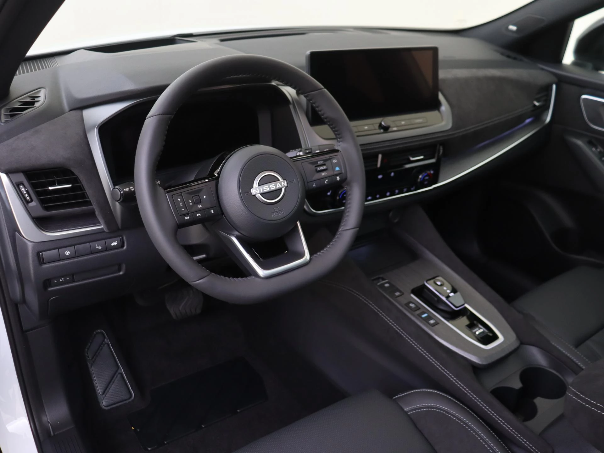 Nissan-QASHQAI-image-12