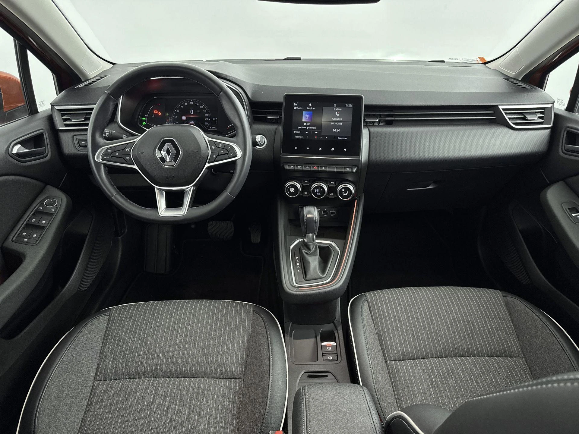 Renault-Clio-image-16