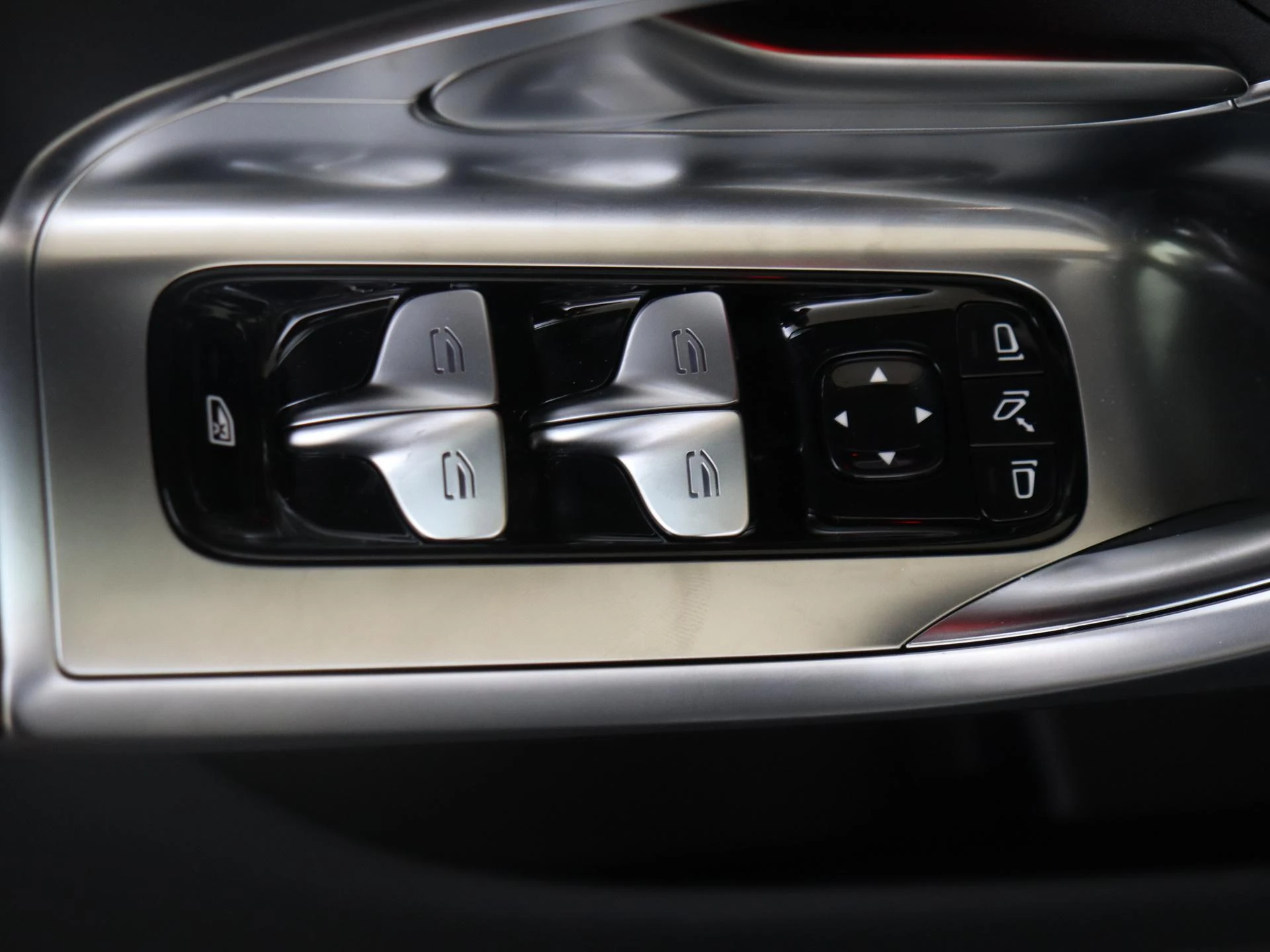 Mercedes-Benz-C-Klasse-image-25