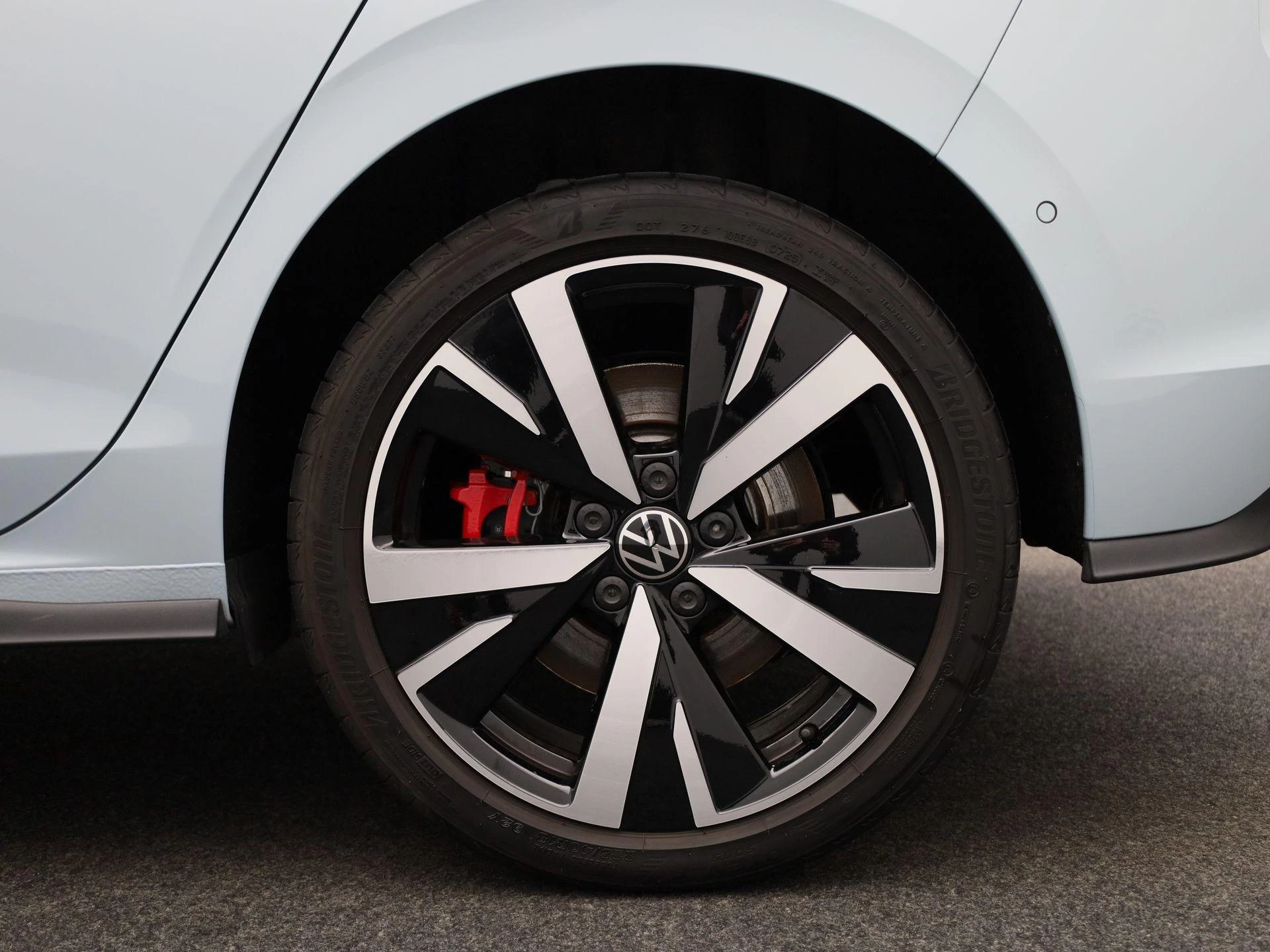 Volkswagen-Golf-image-12