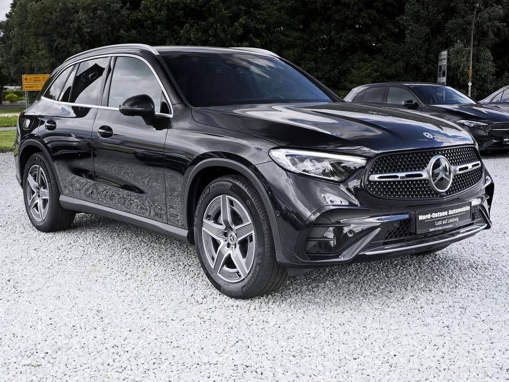 Mercedes-Benz-GLC 300 d-image-4